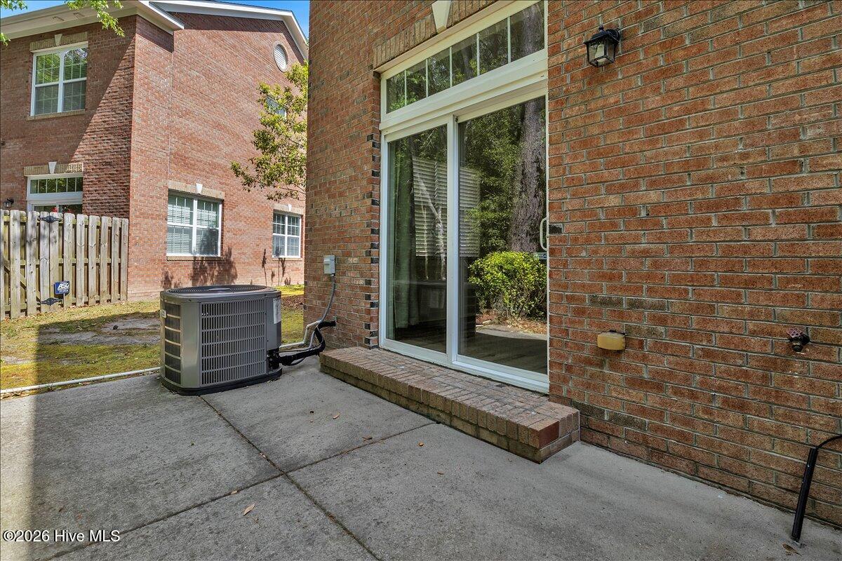 100567223 | Photo 31