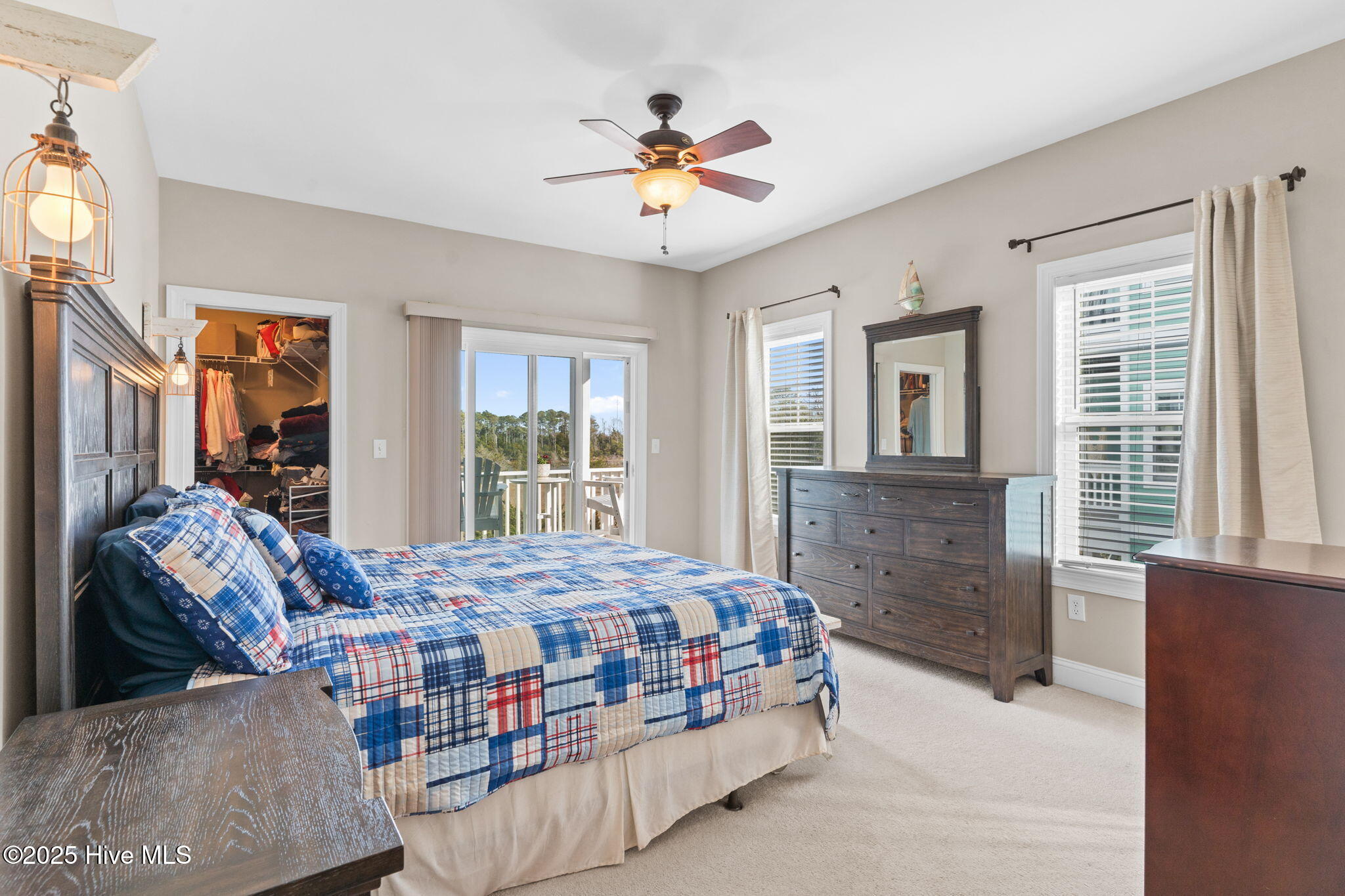 100548558 | Photo 31