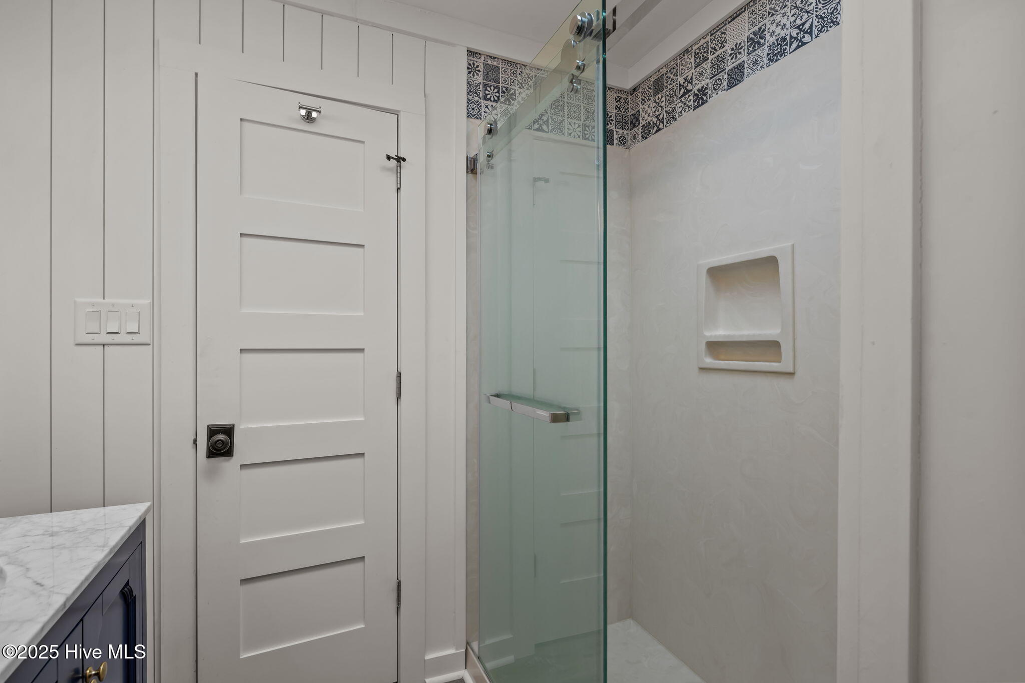 100536314 | Photo 24