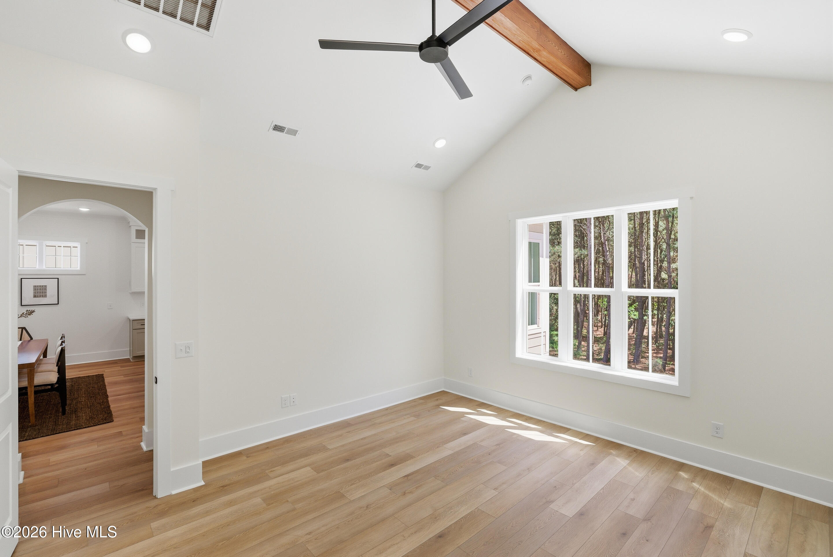 100564913 | Photo 29