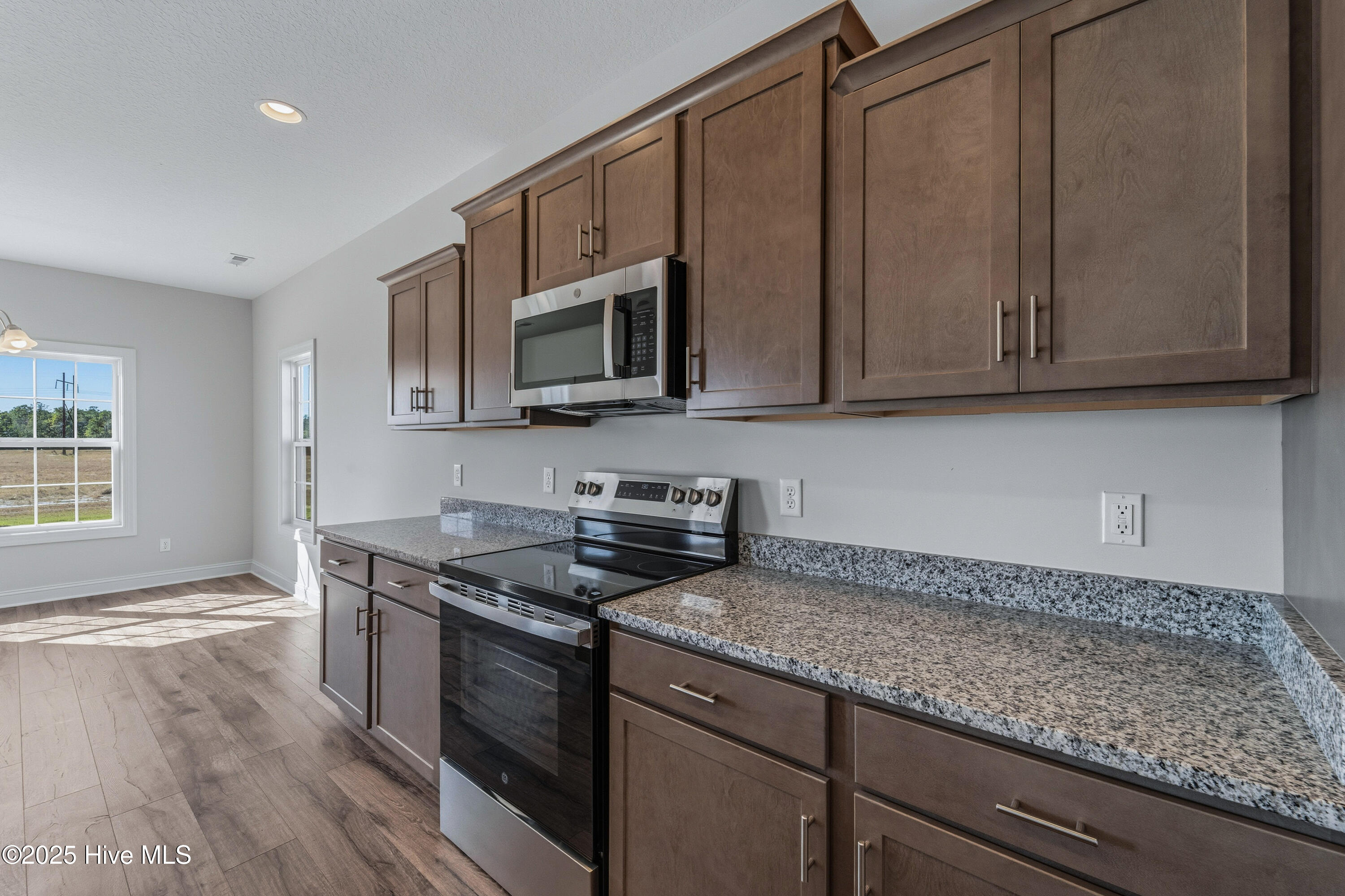 100514766 | Photo 20