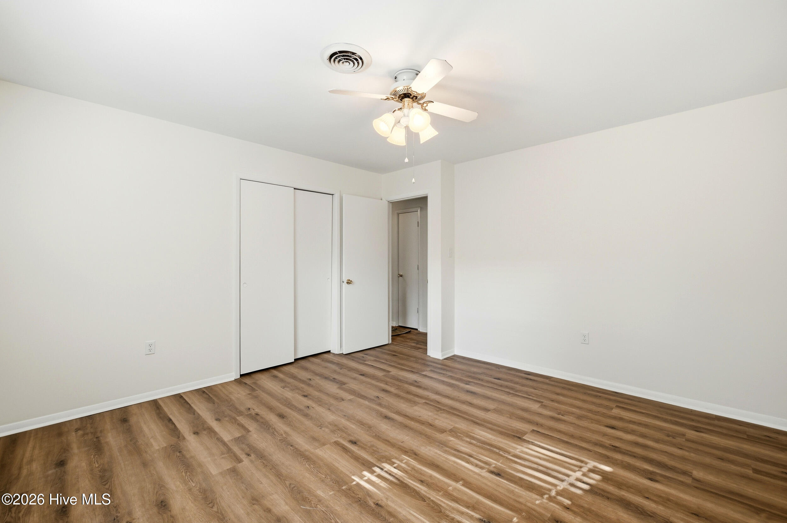 100552518 | Photo 24