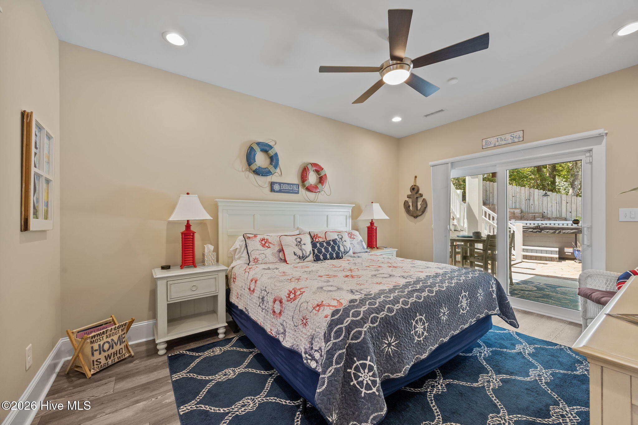 100567463 | Photo 52