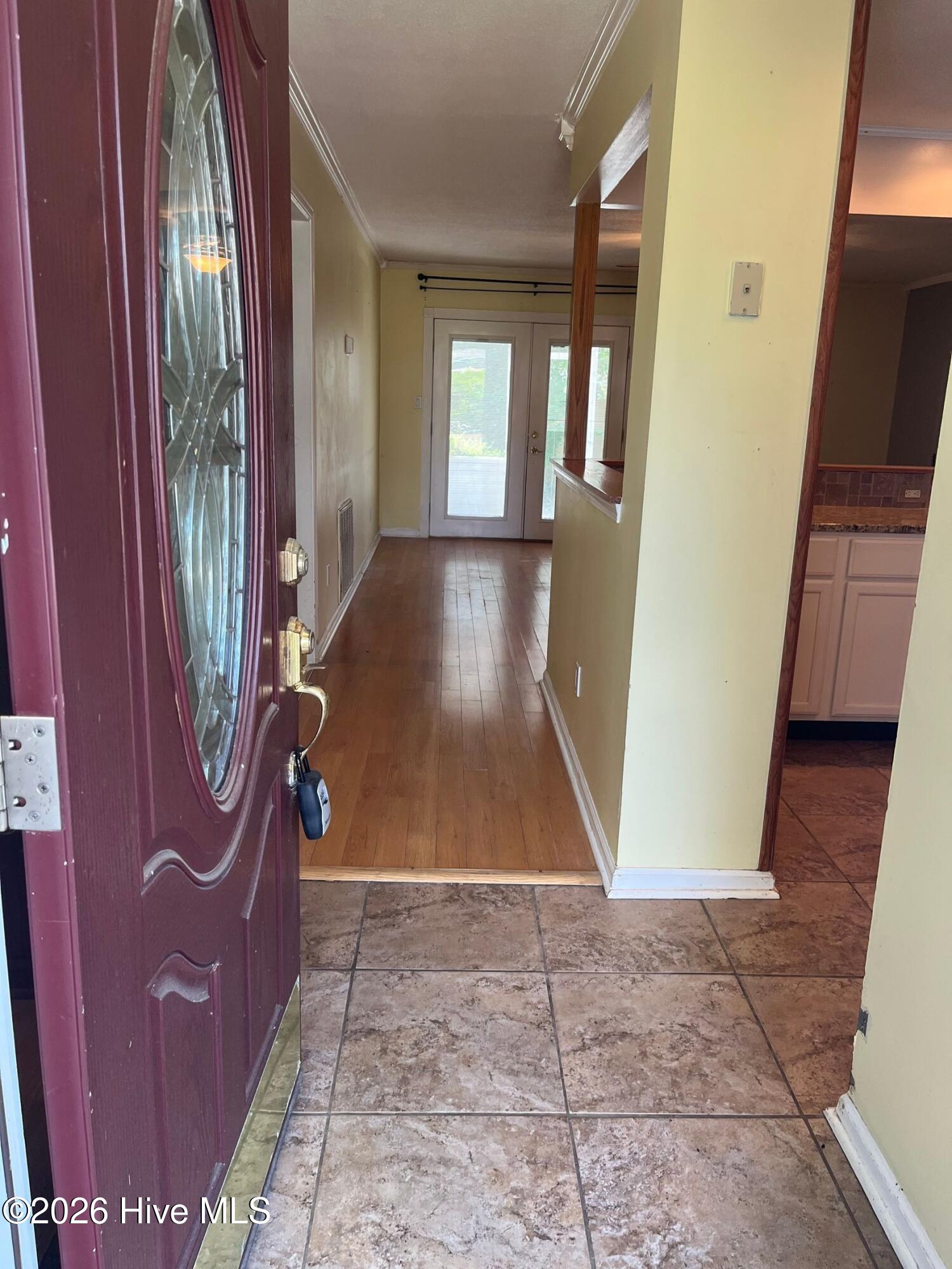 100569627 | Photo 11