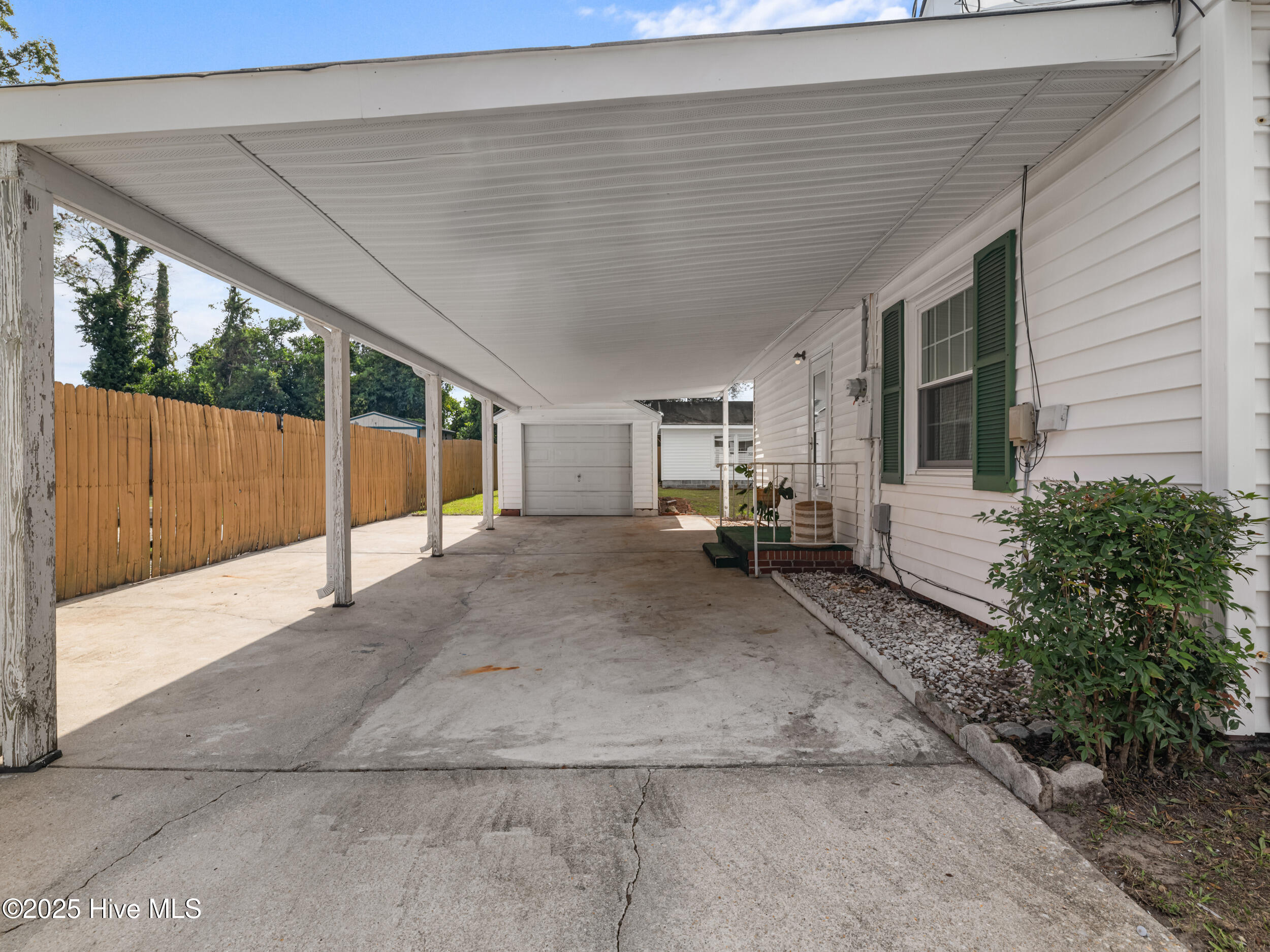 100536192 | Photo 30