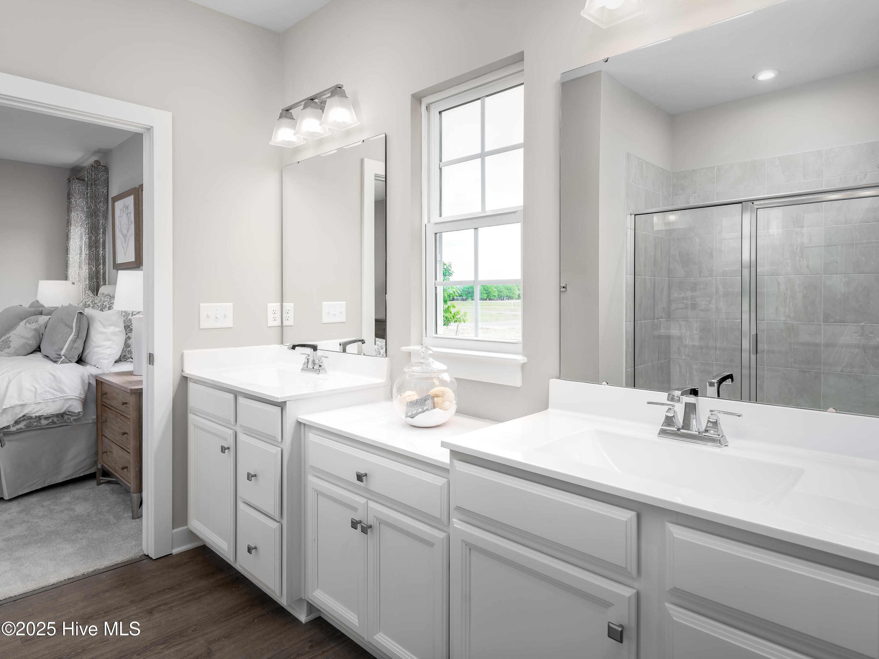 100563750 | Photo 13