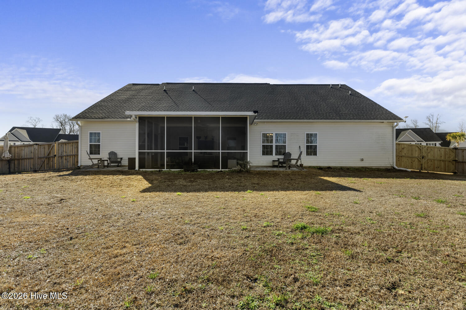 100549139 | Photo 46