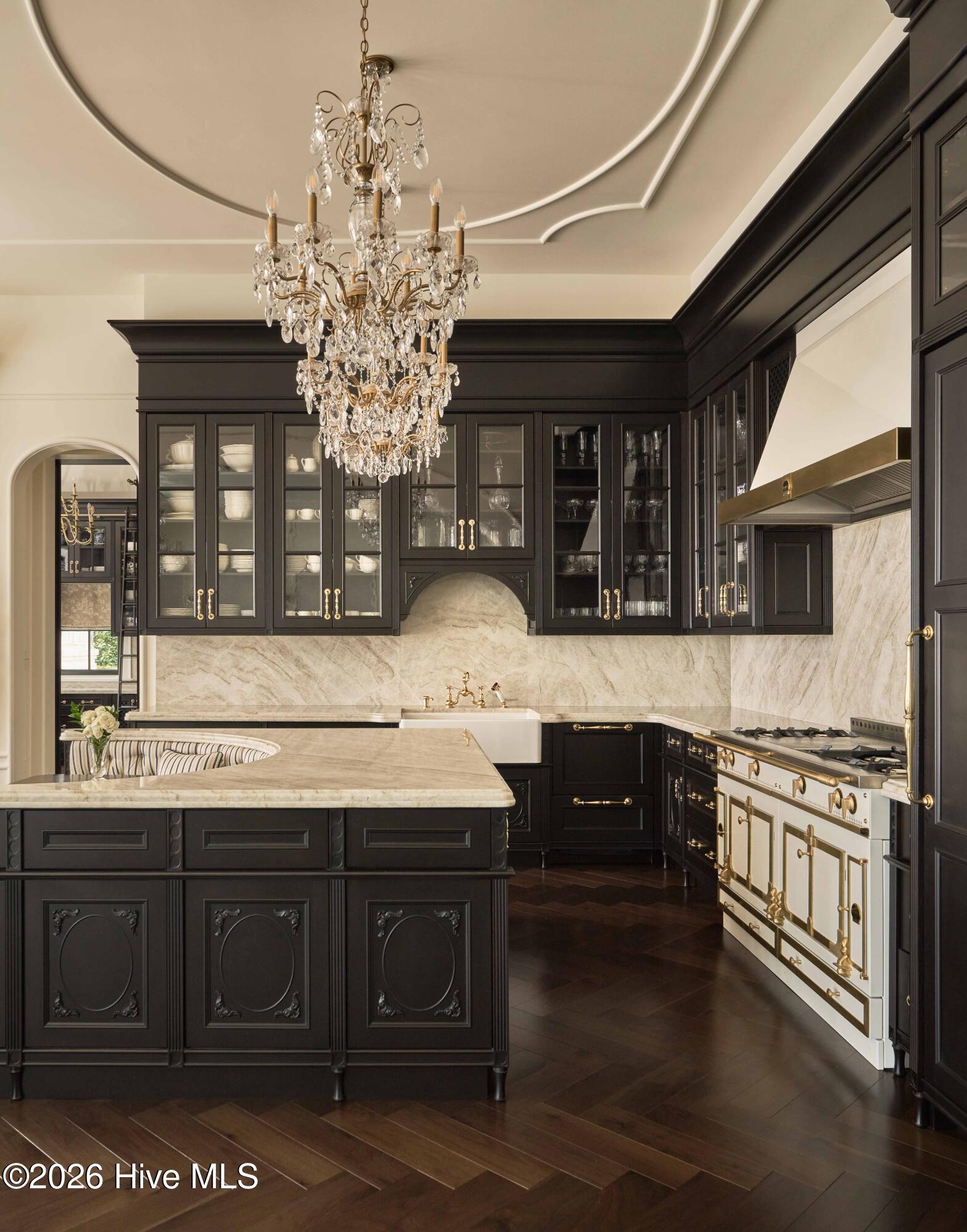 100569177 | Photo 22