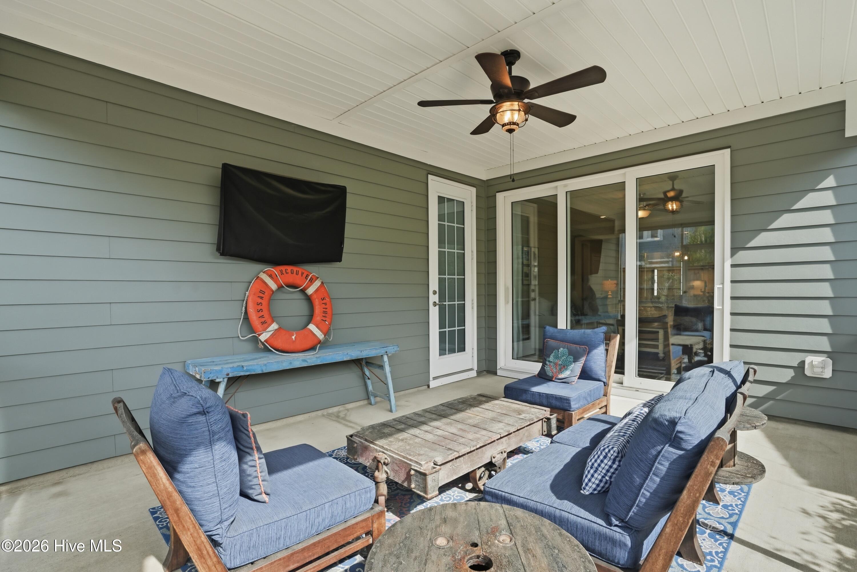 100561469 | Photo 50