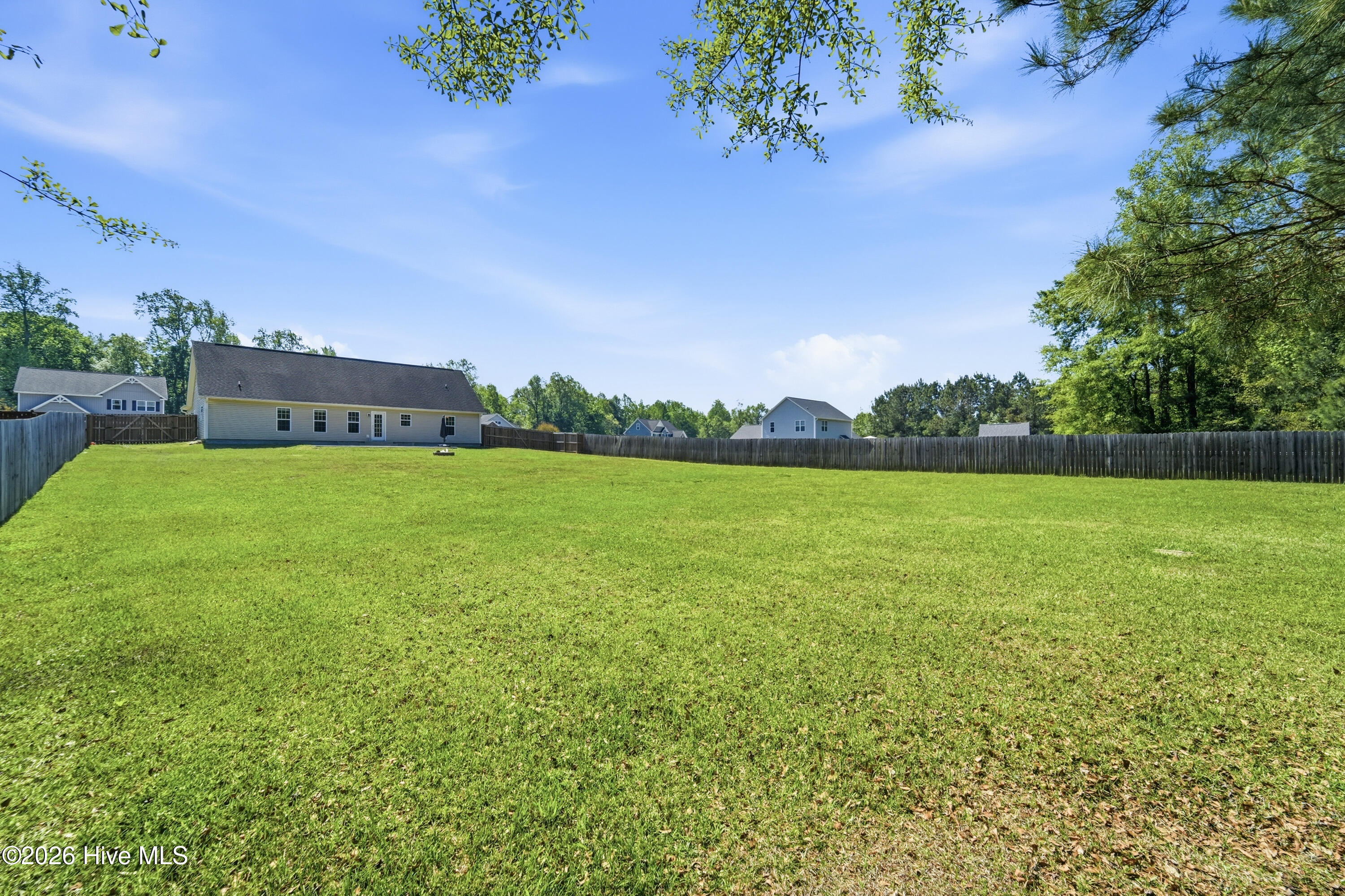 100568170 | Photo 48