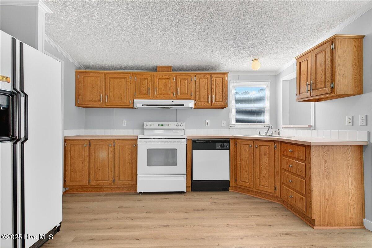 100543230 | Photo 16