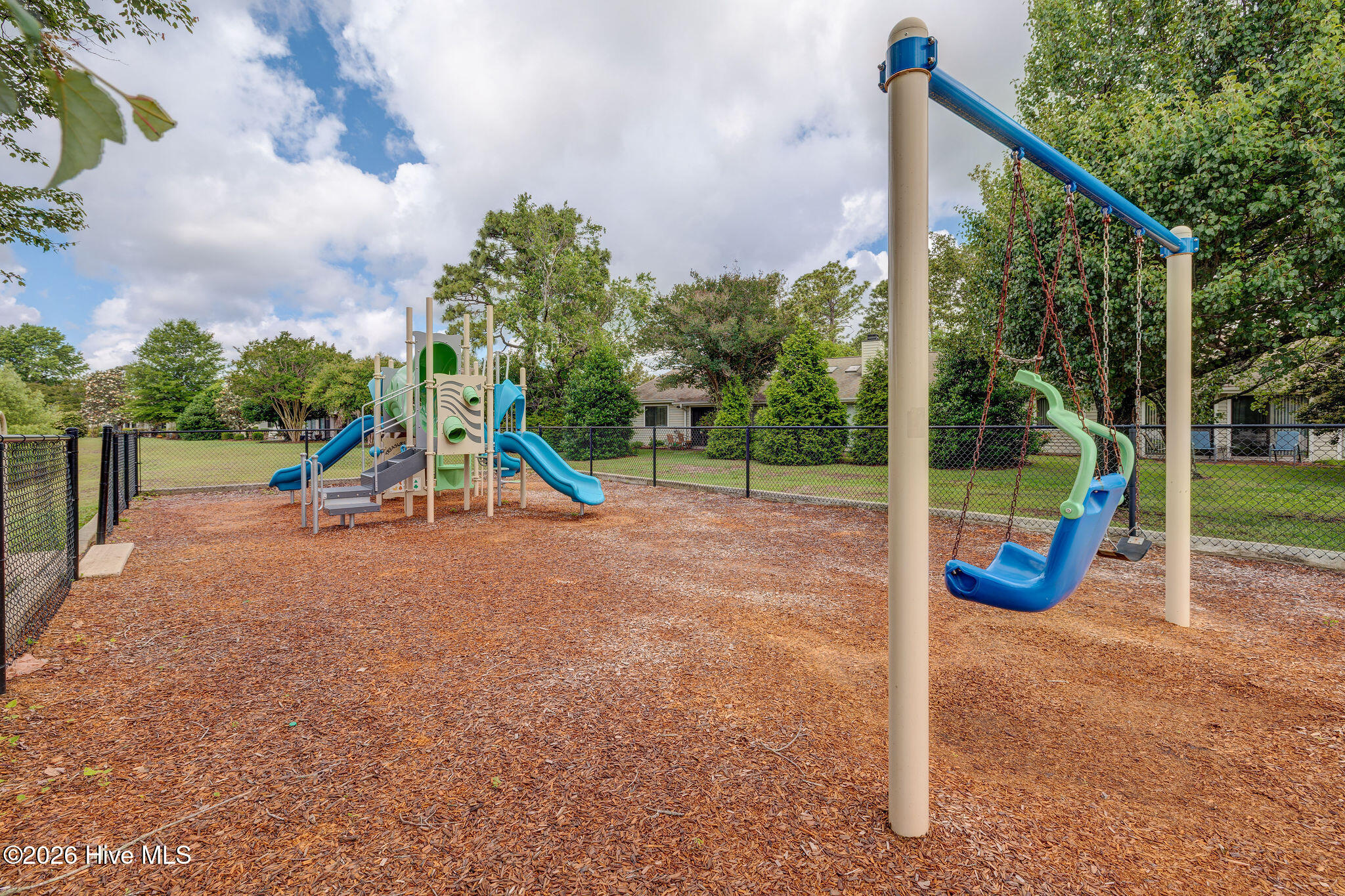 100563726 | Photo 54