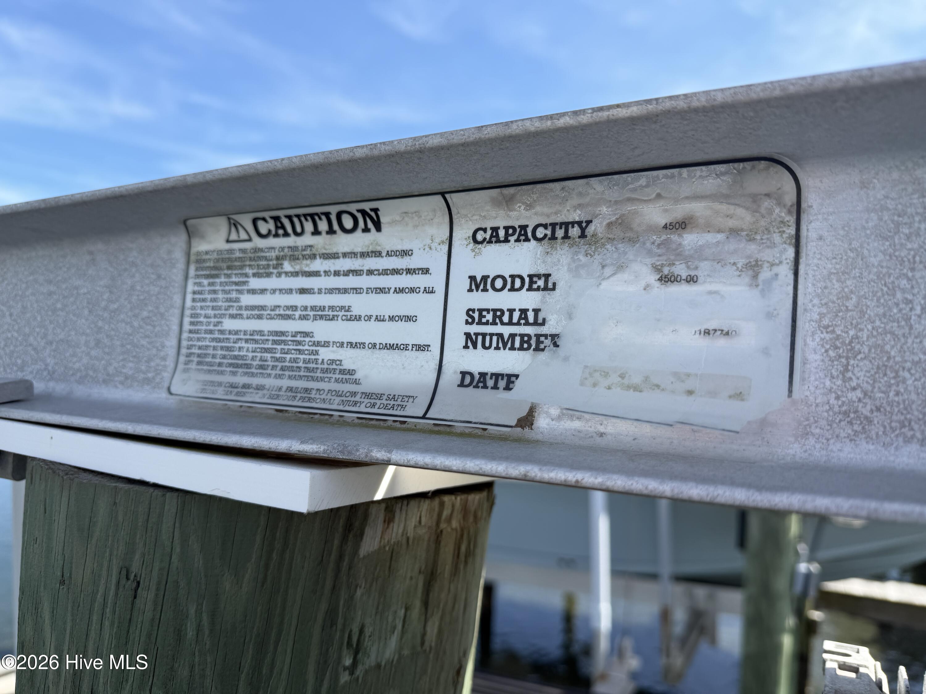 100558576 | Photo 64