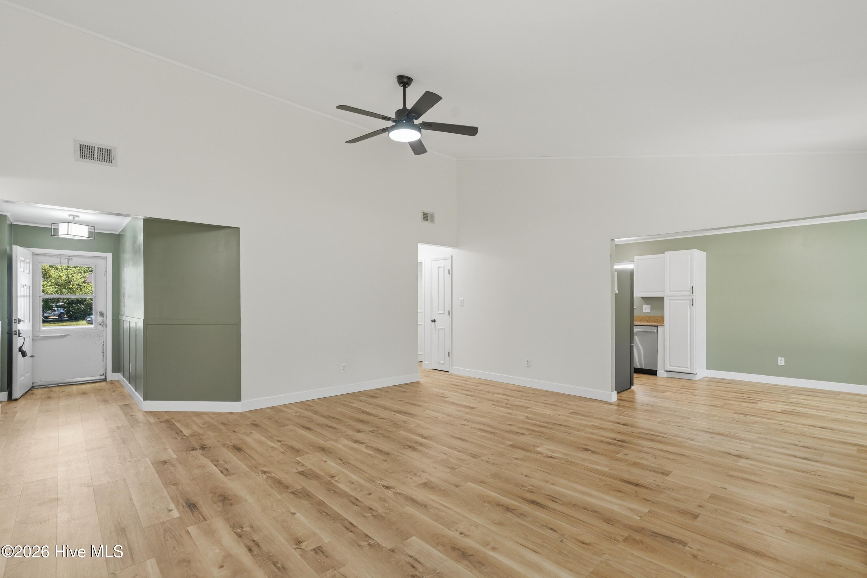 220 E Lakeridge Landing, Jacksonville, NC 28546 – photo 5: 220 E Lakeridge Landing _ 13