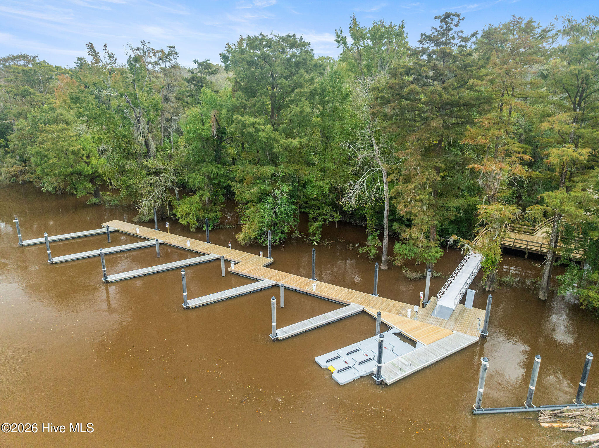 100554356 | Photo 76