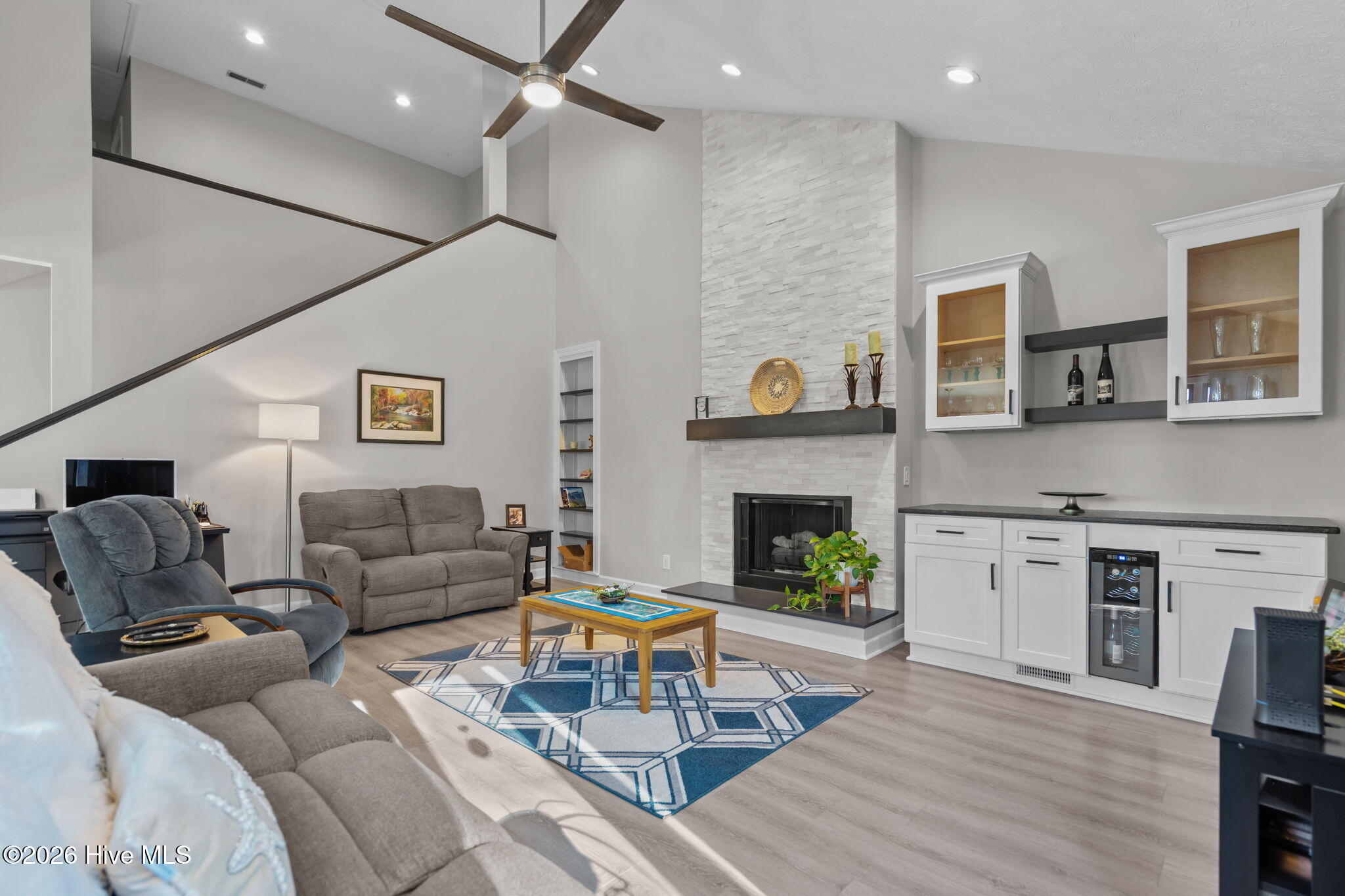 100557388 | Photo 15