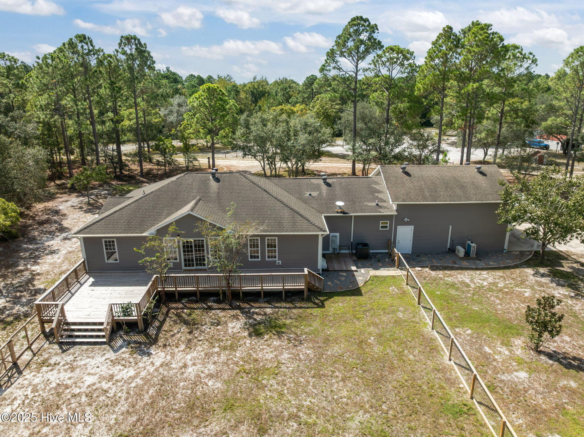 100551658 | Photo 43