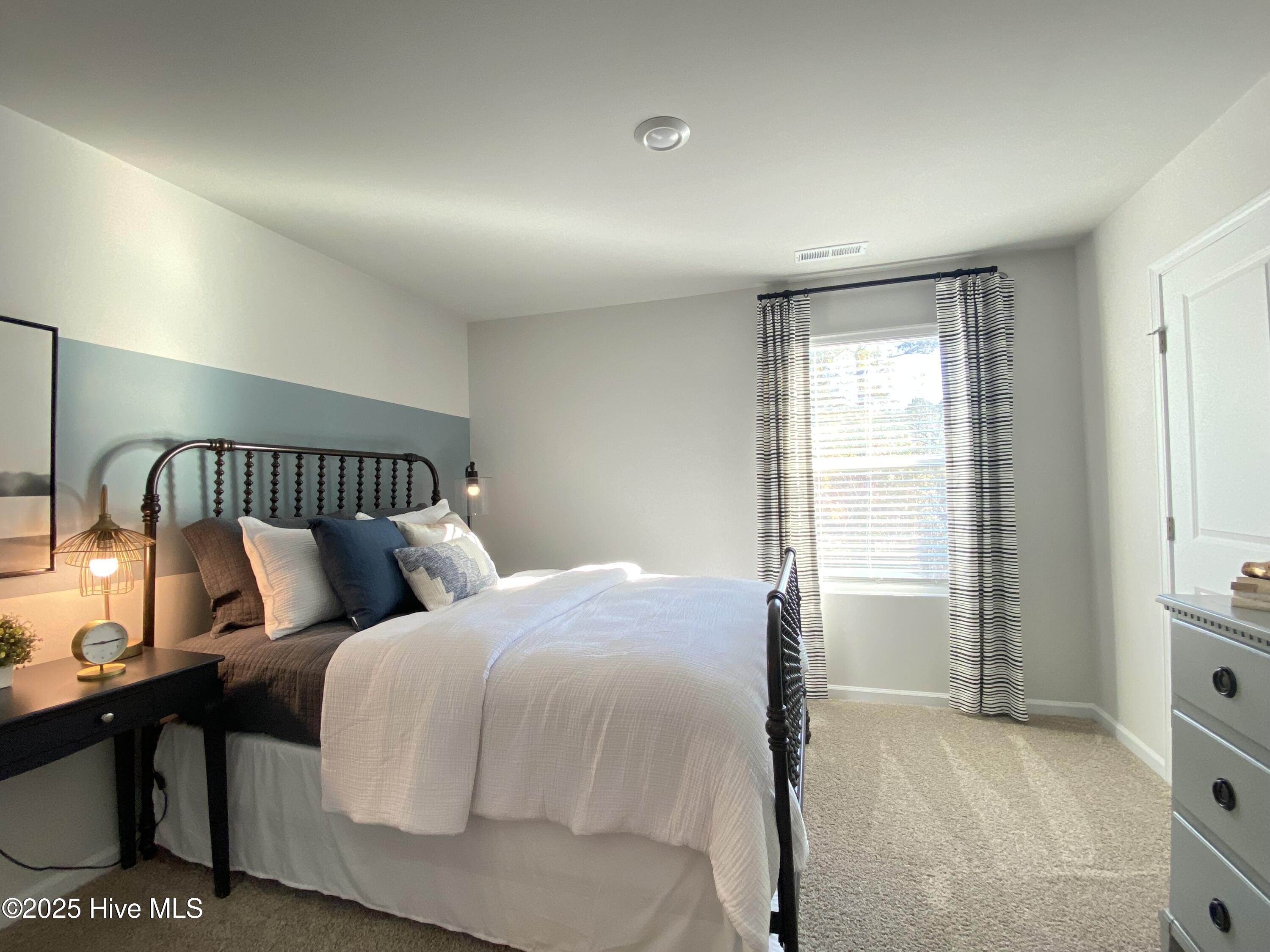 100551766 | Photo 33