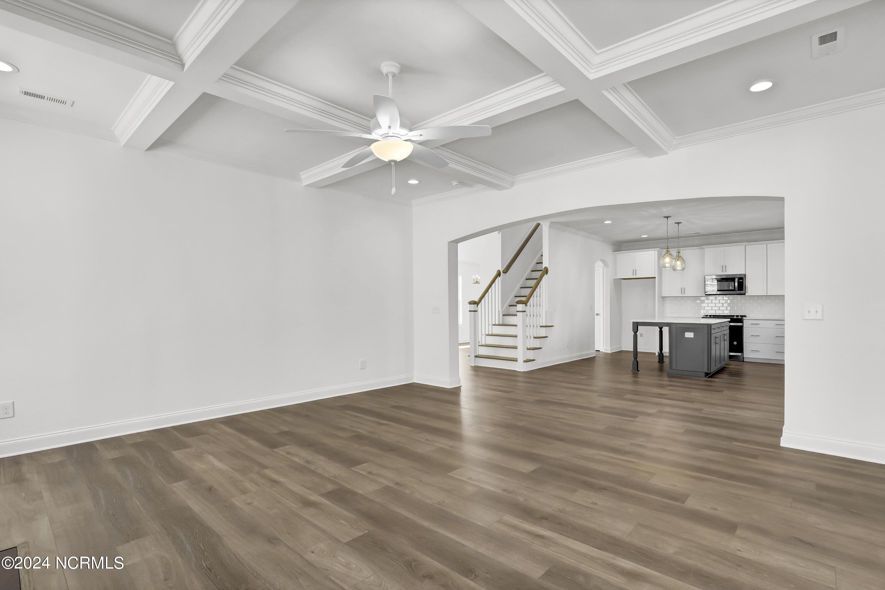 100457688 | Photo 14