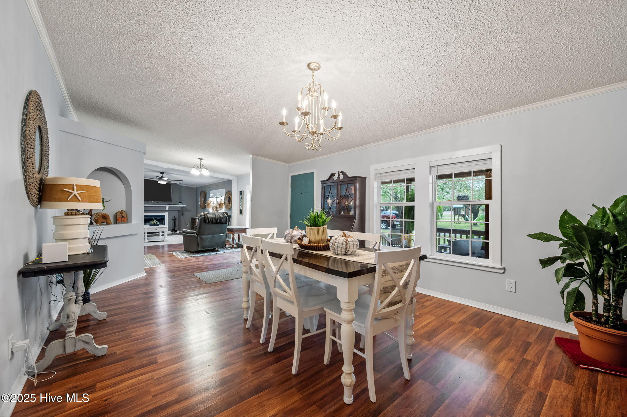 100537137 | Photo 26