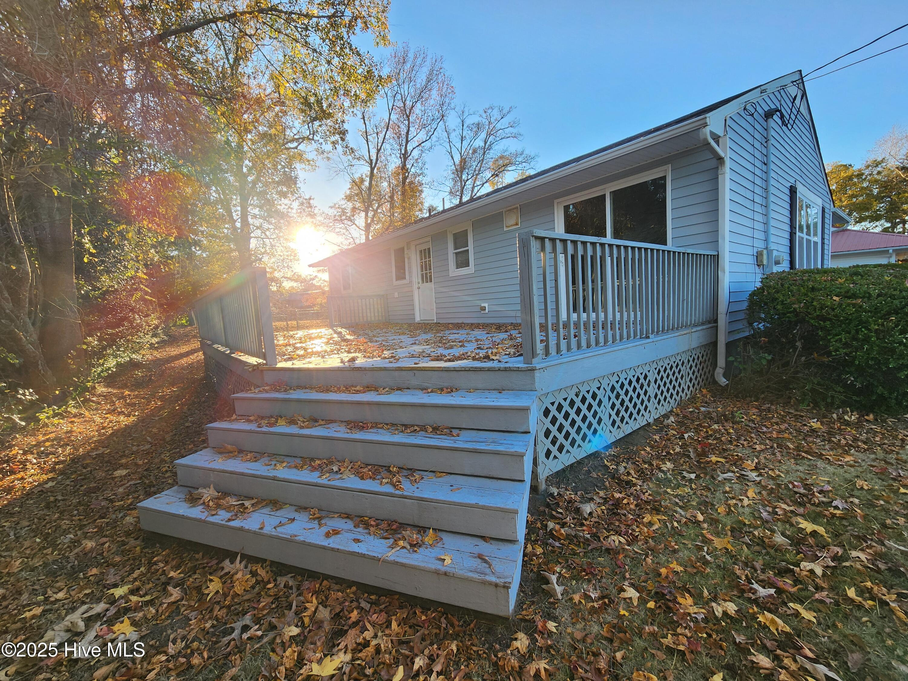 100569184 | Photo 17