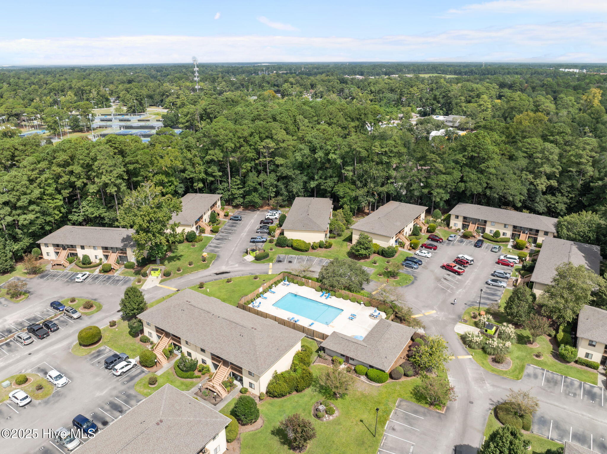 100529850 | Photo 56