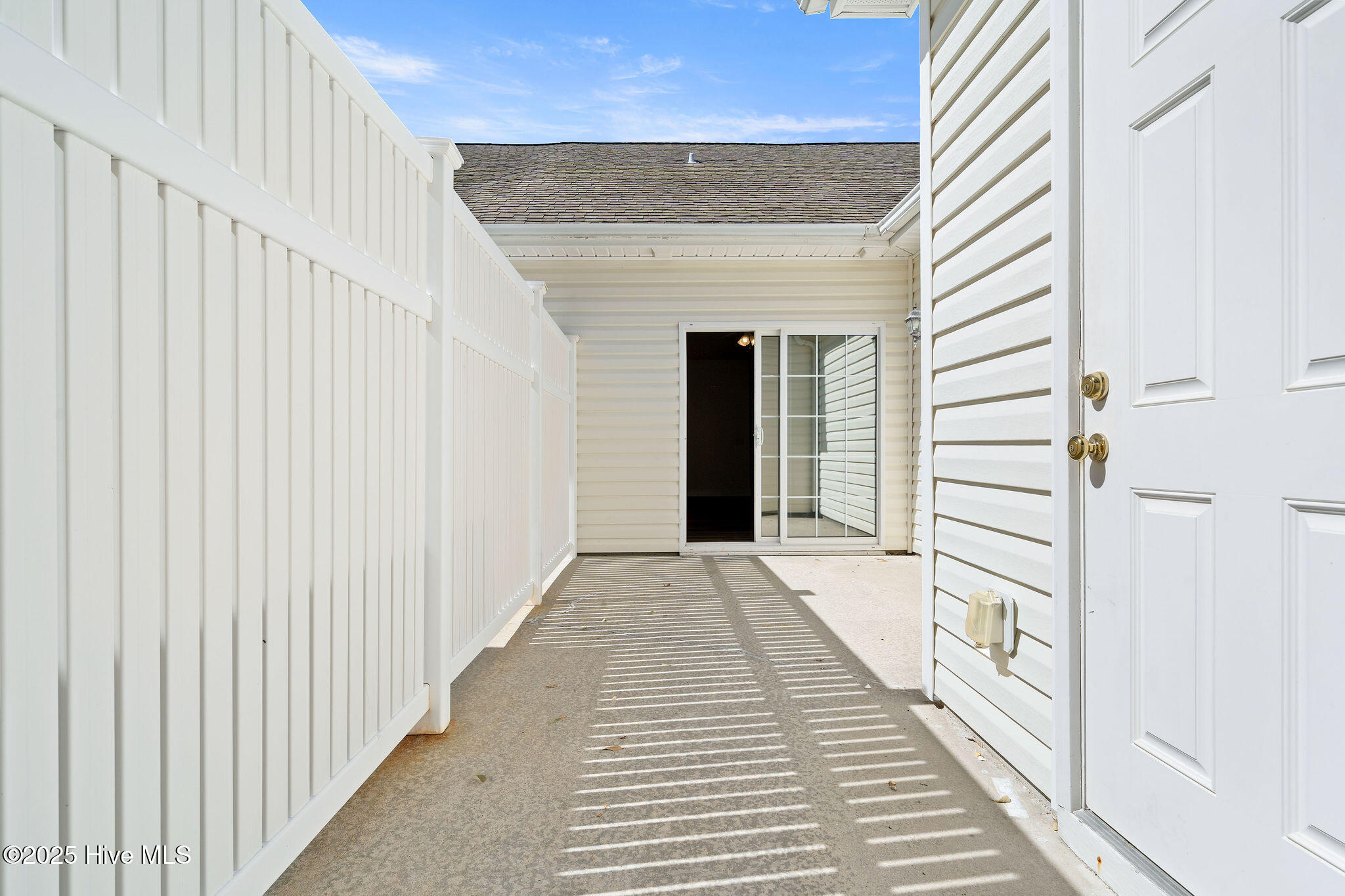 100529129 | Photo 16