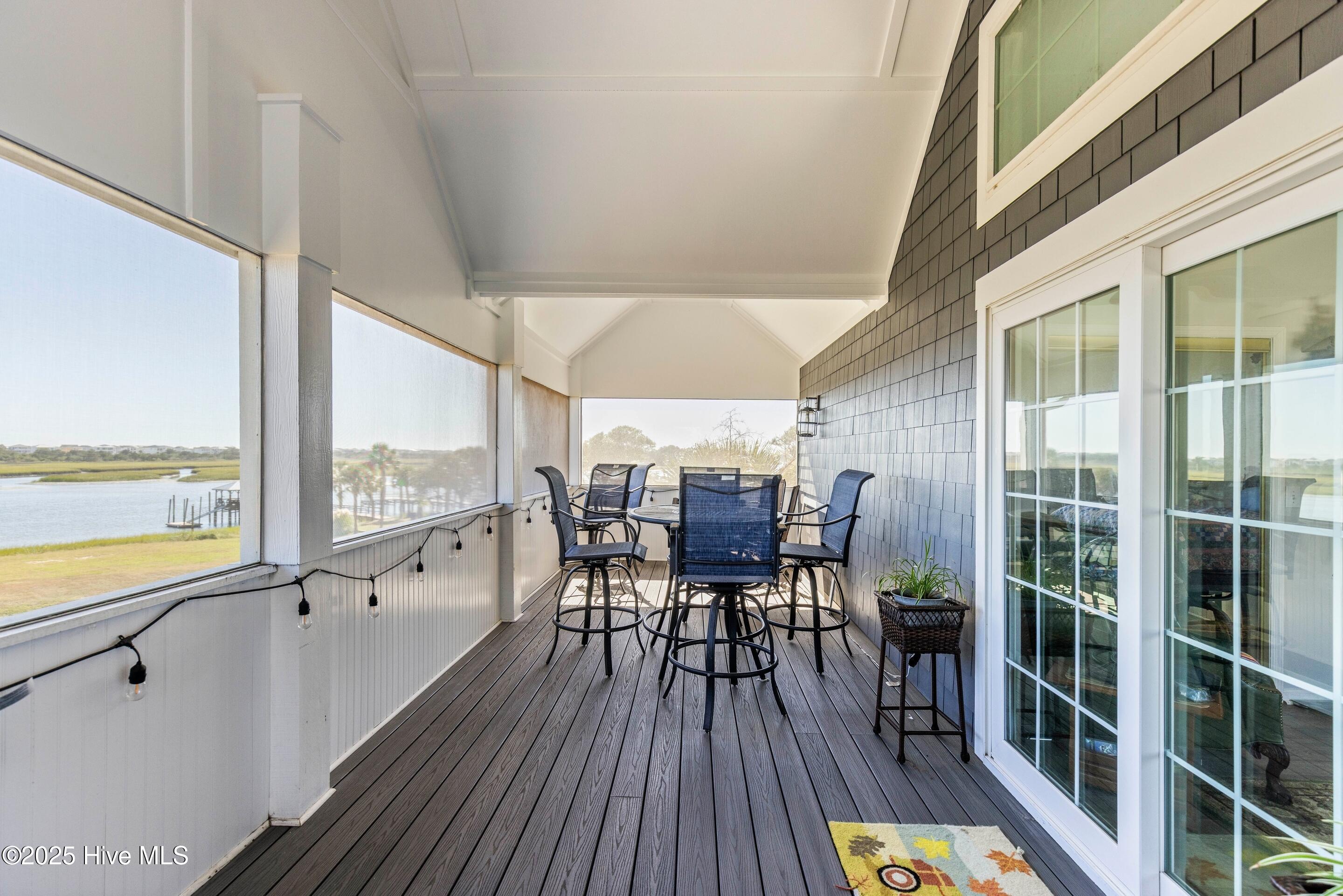 100533338 | Photo 42