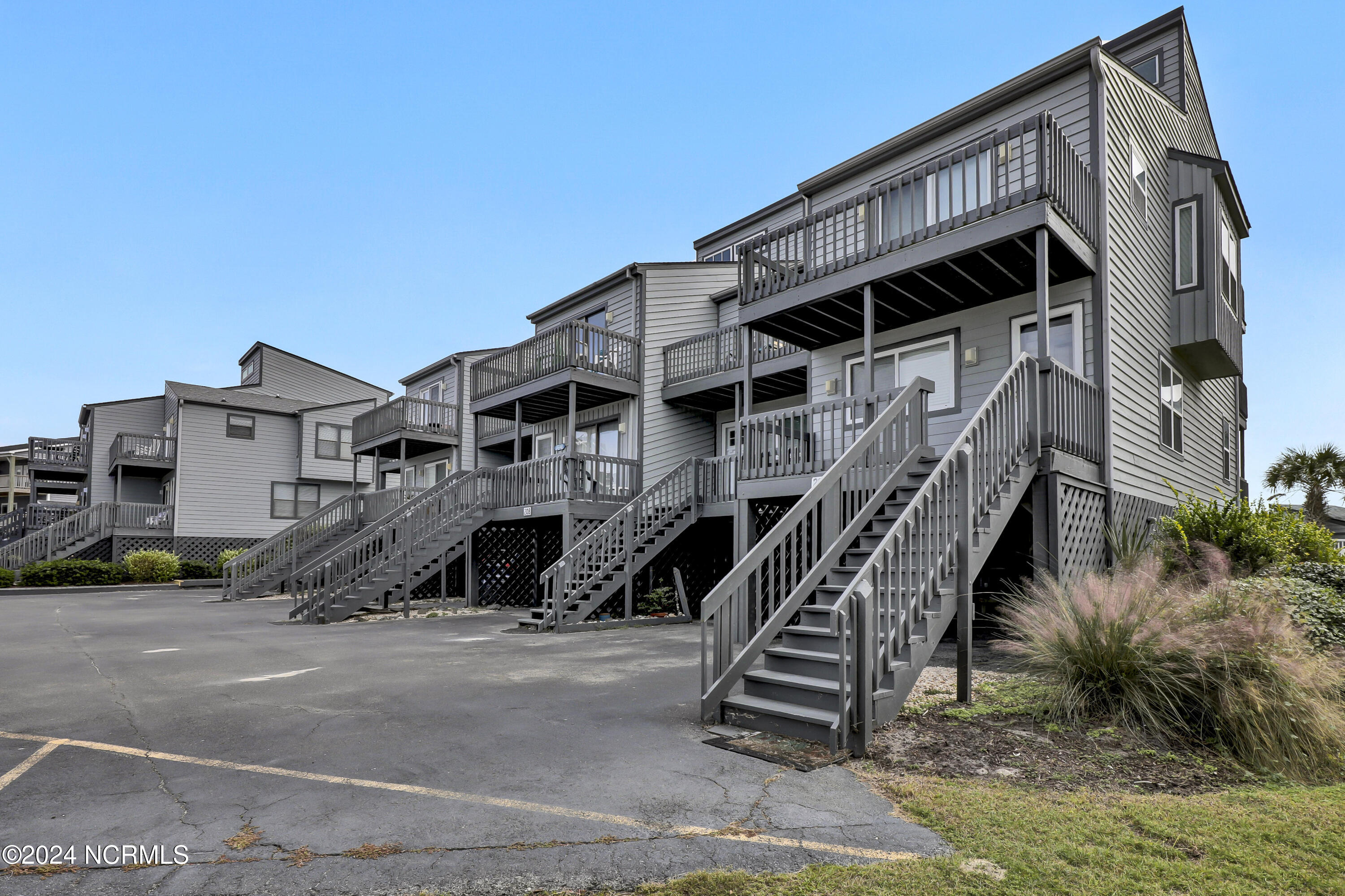 100473686 | Photo 38