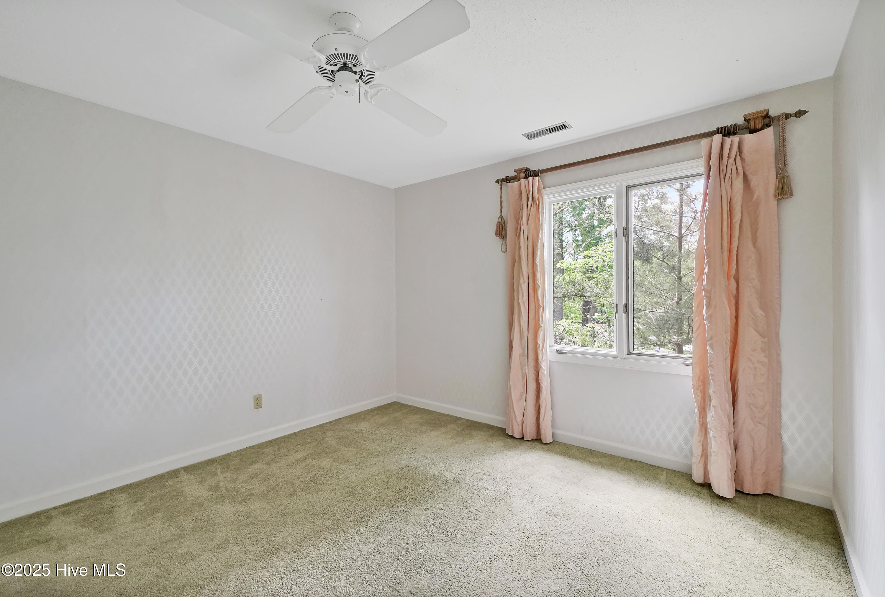 906RobertELeeDrive-42