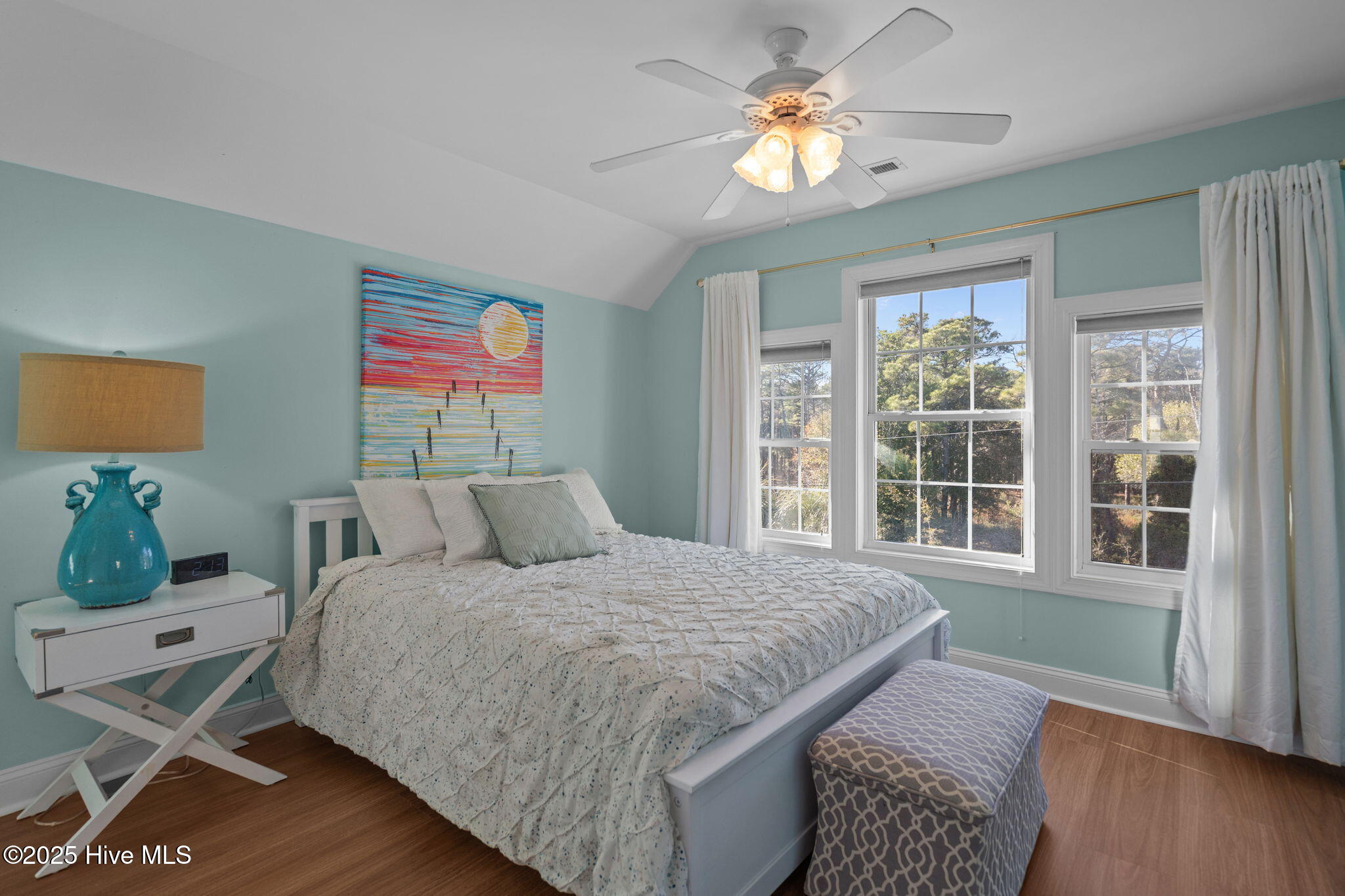 100546584 | Photo 34