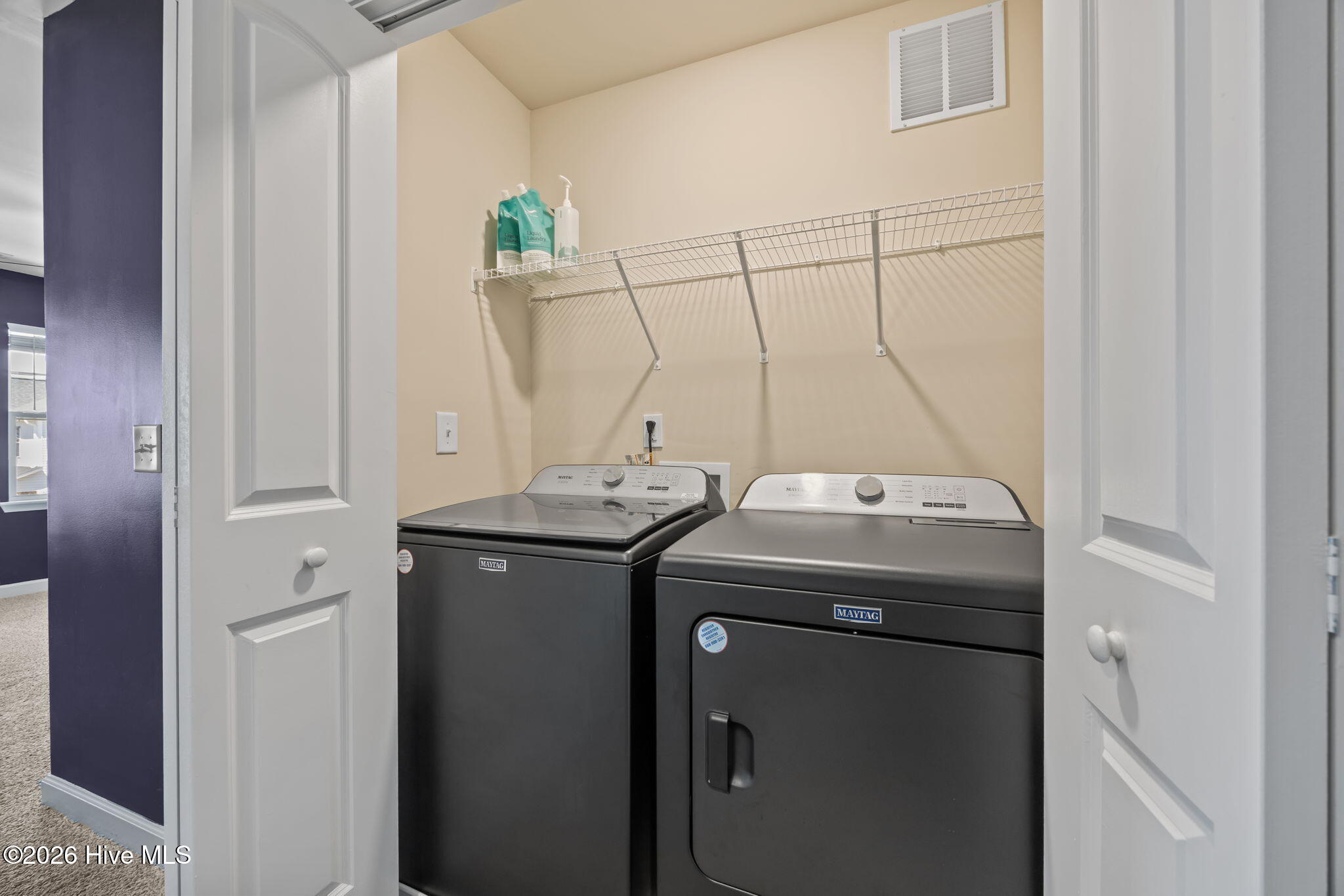 100561063 | Photo 12