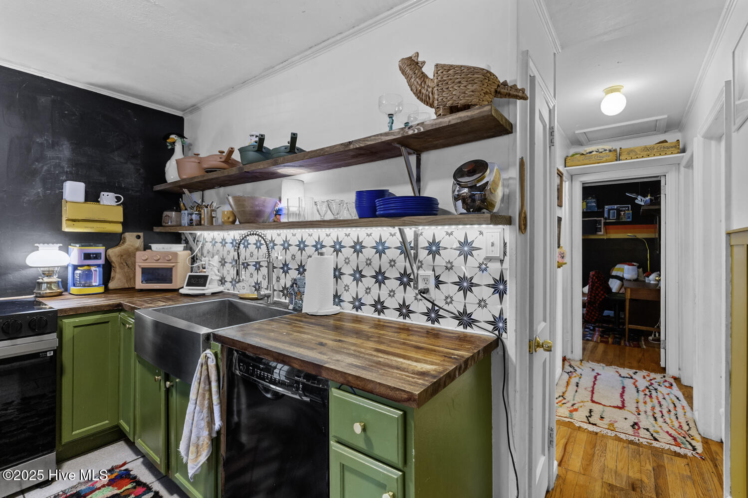 100535338 | Photo 14