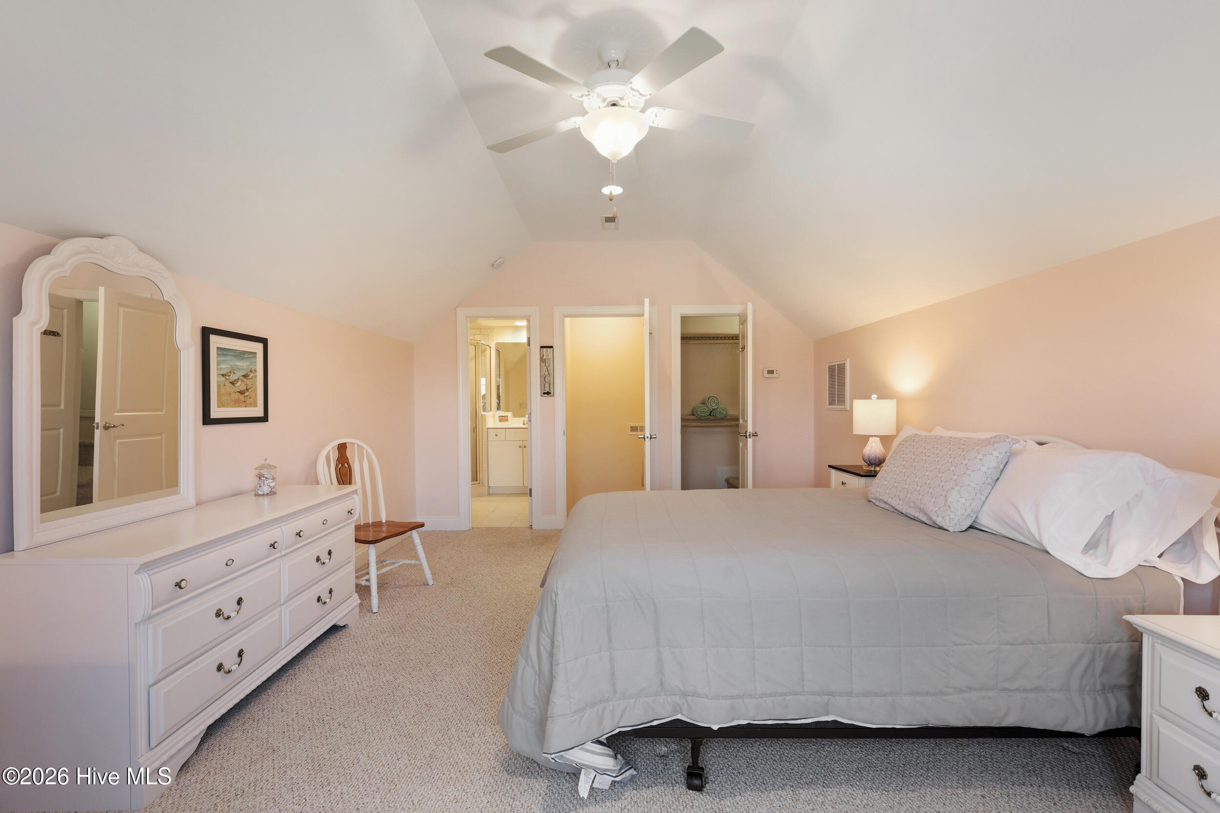 100561183 | Photo 36