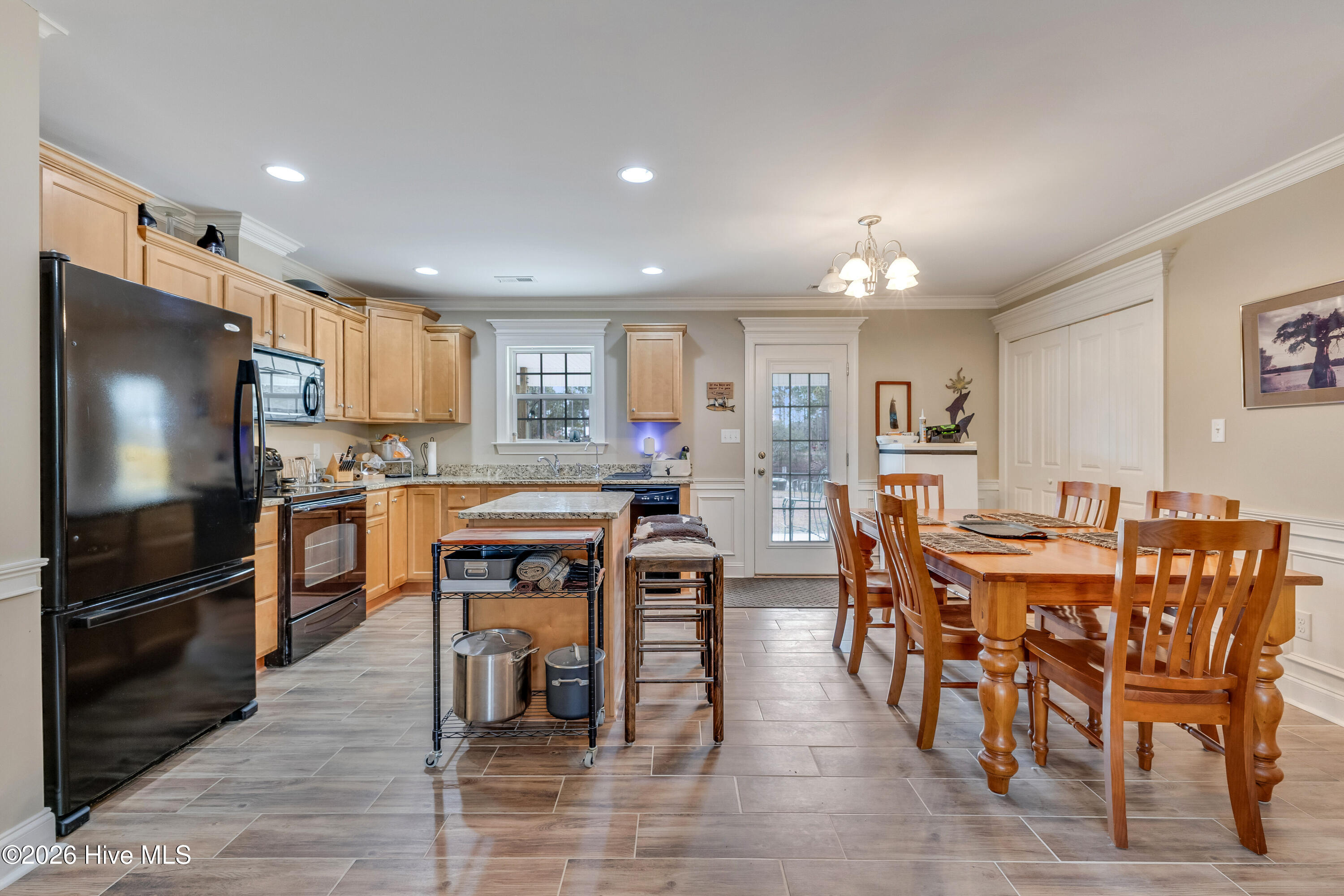 100551566 | Photo 11