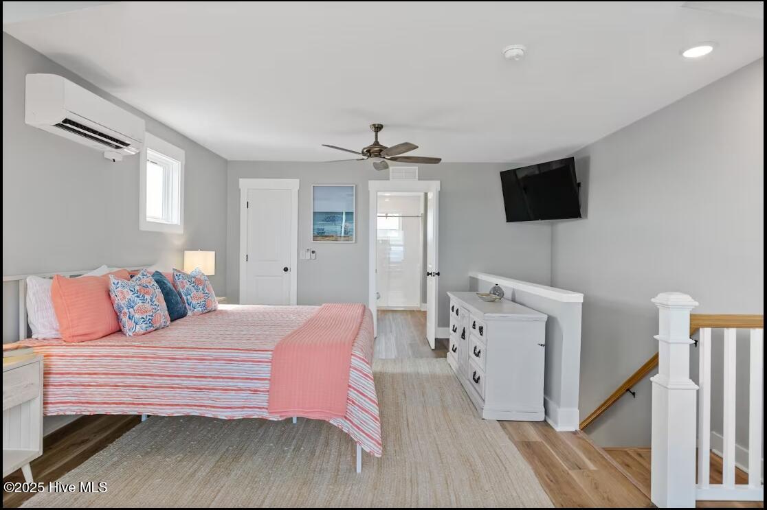 100534215 | Photo 16