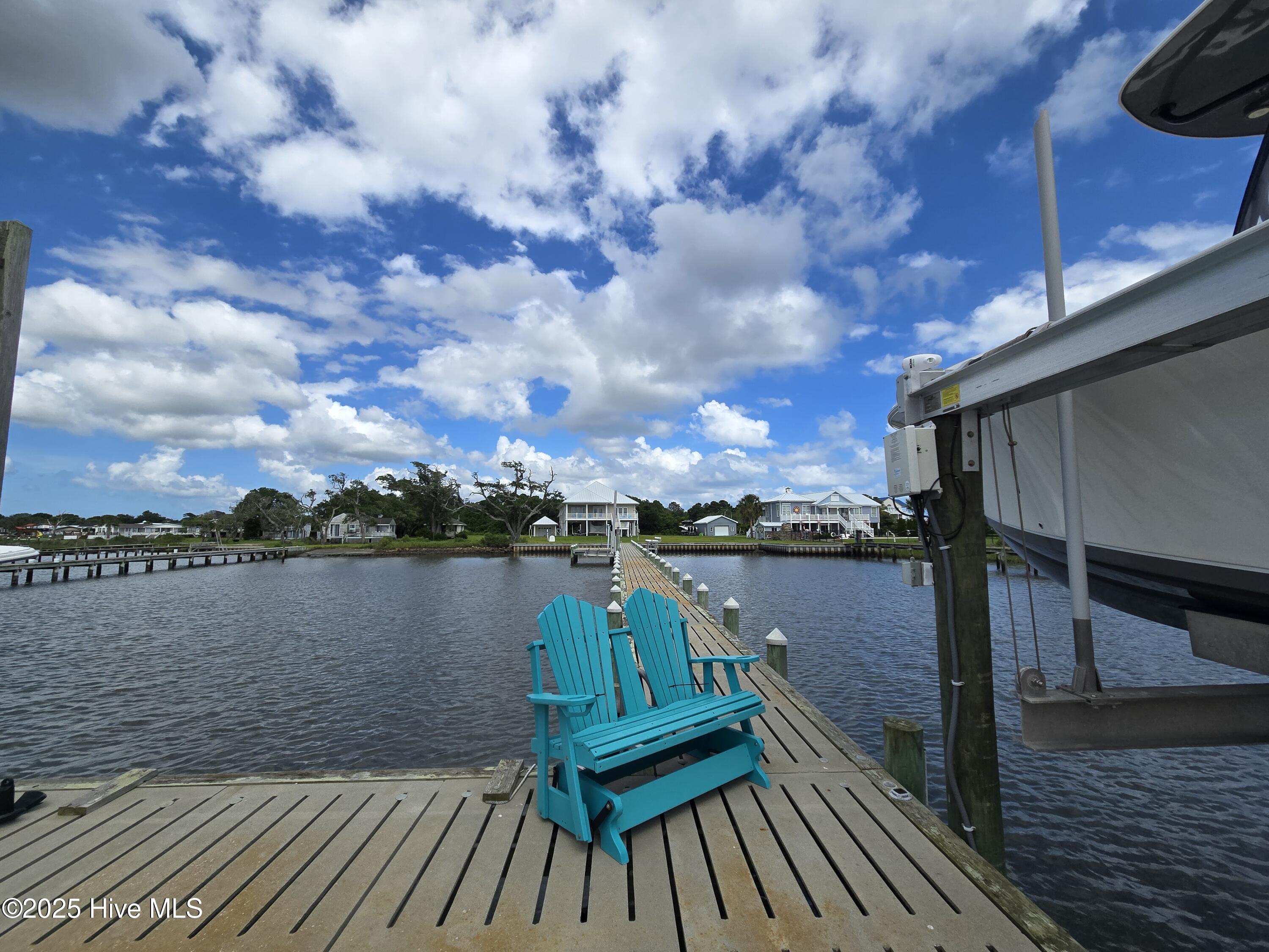429 Live Oak Road,Newport