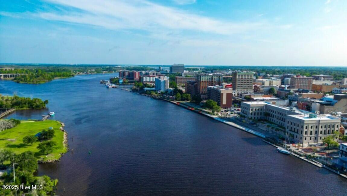 100543613 | Photo 30