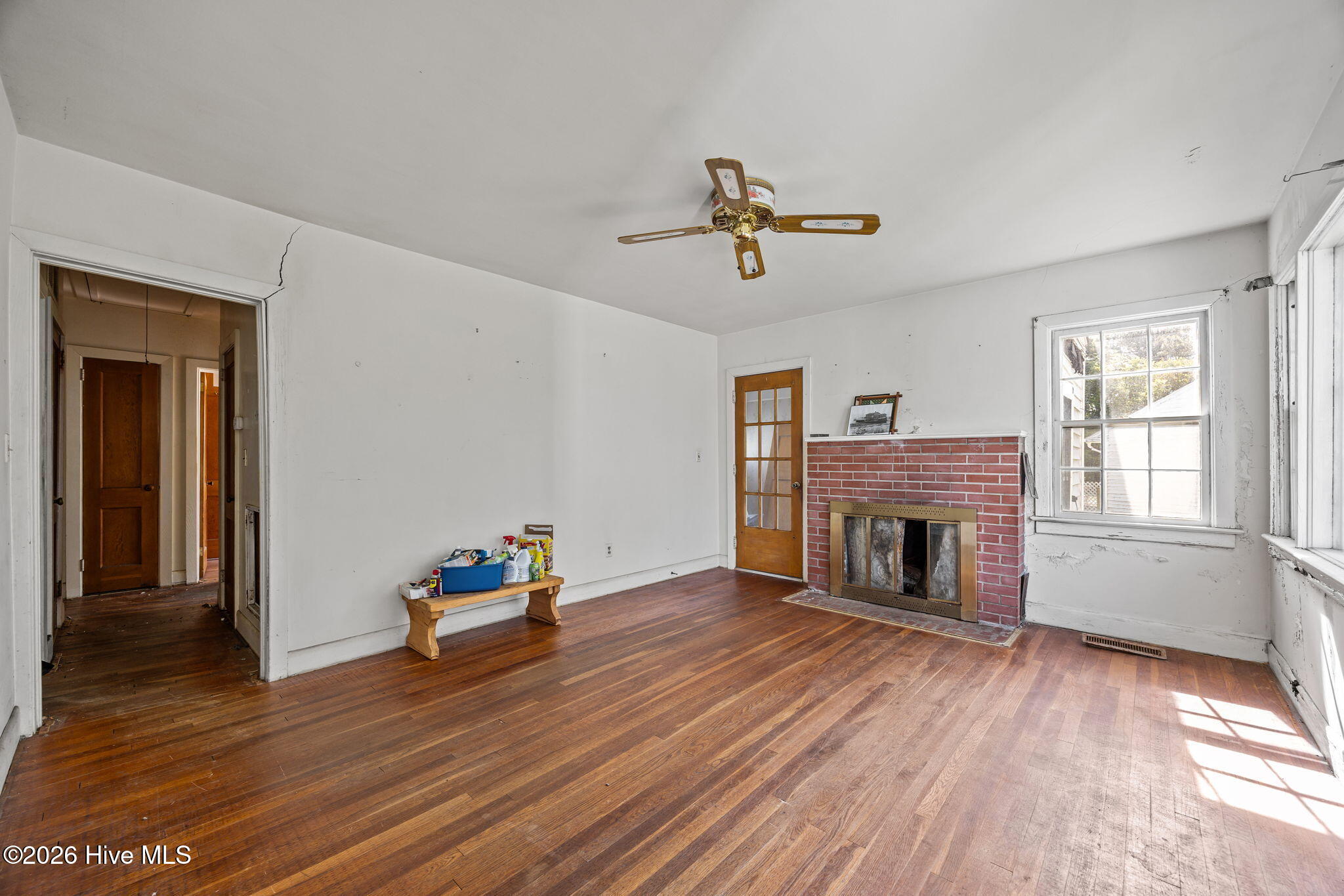 20-web-or-mls-111 Chestnut Dr 022