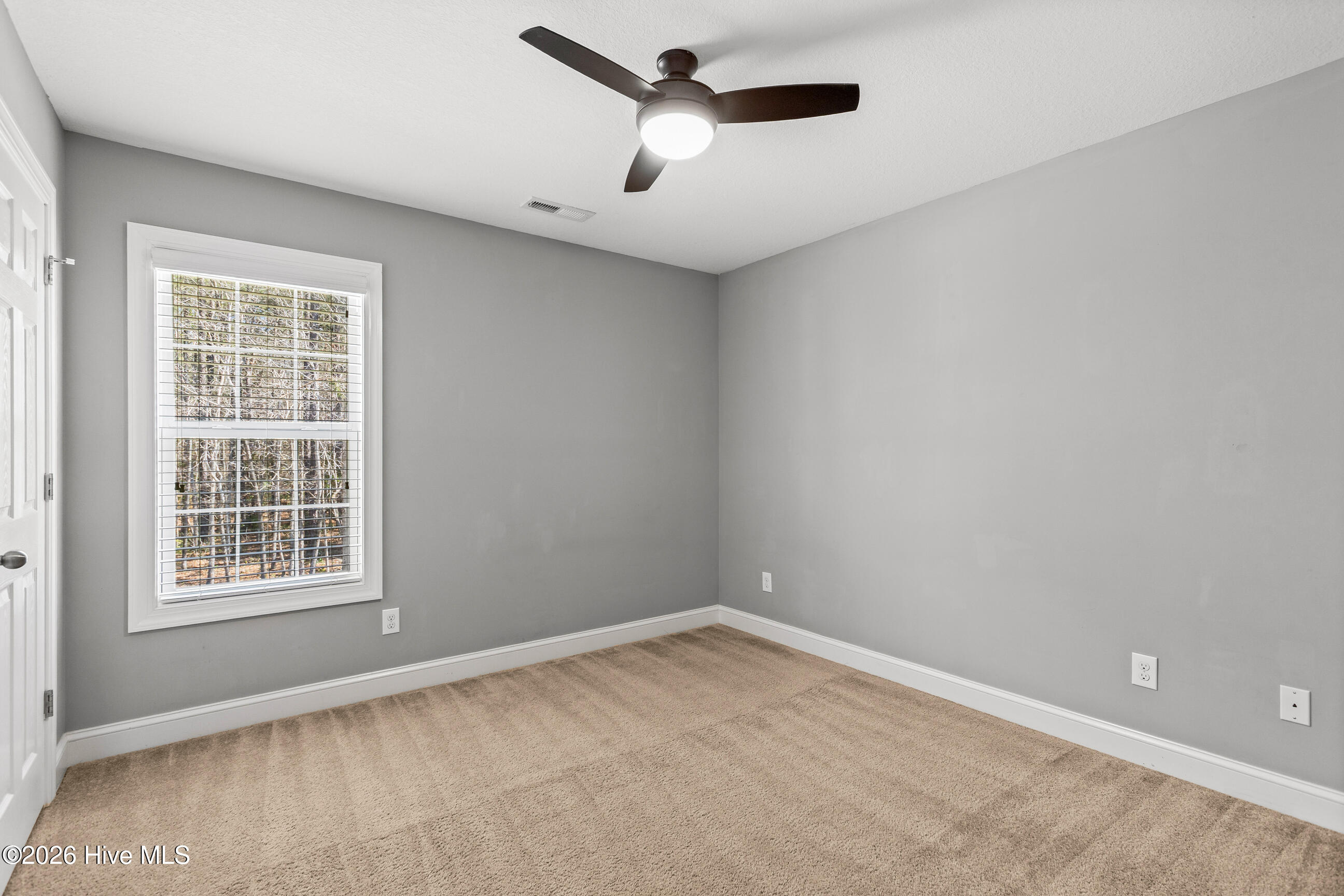 100561701 | Photo 32