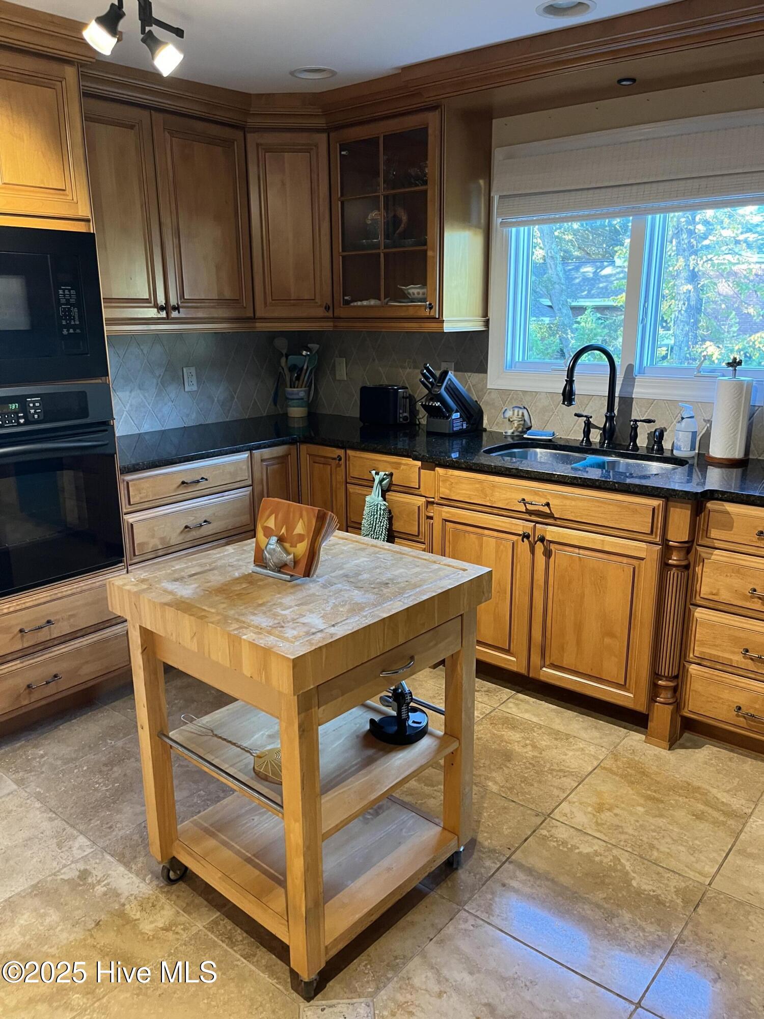 100540597 | Photo 22