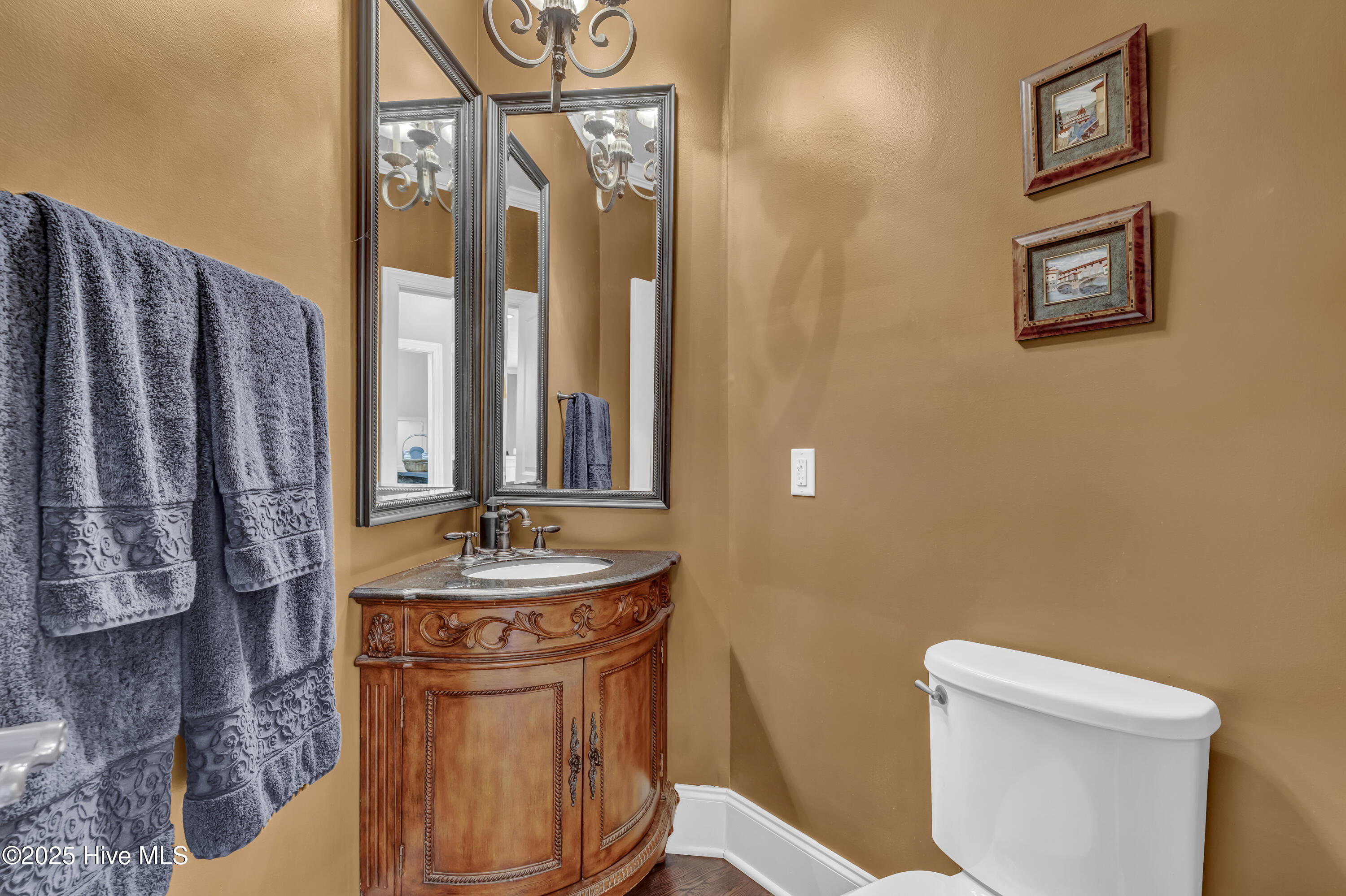 100504337 | Photo 16