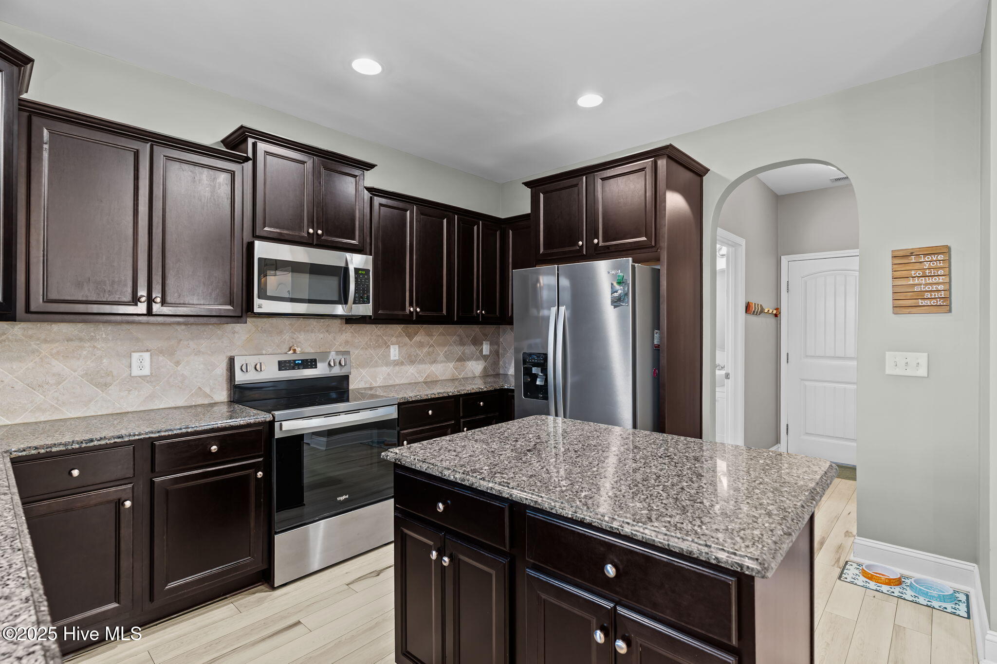 100537762 | Photo 15