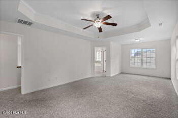 100548839 | Photo 23