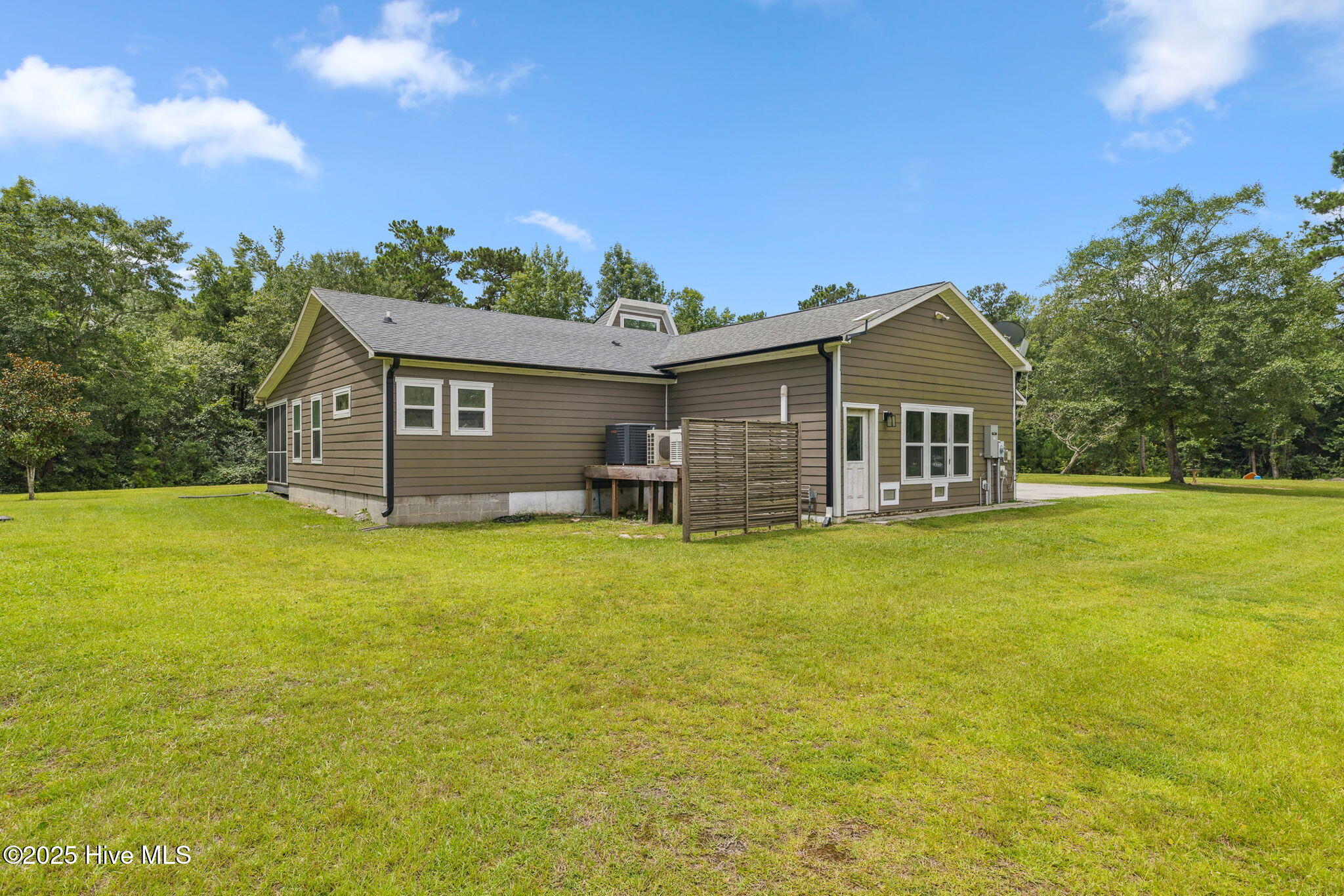 100520398 | Photo 52