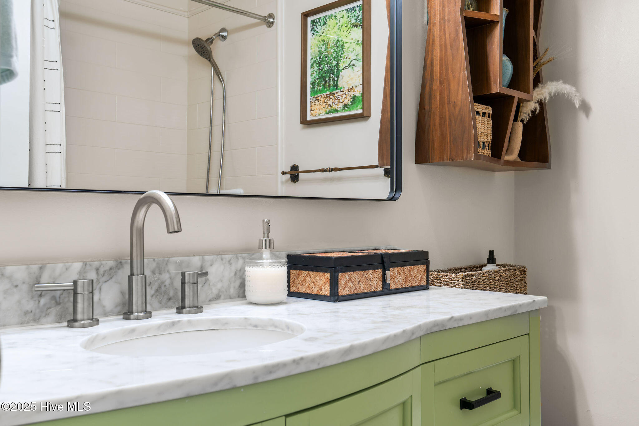 100538264 | Photo 32