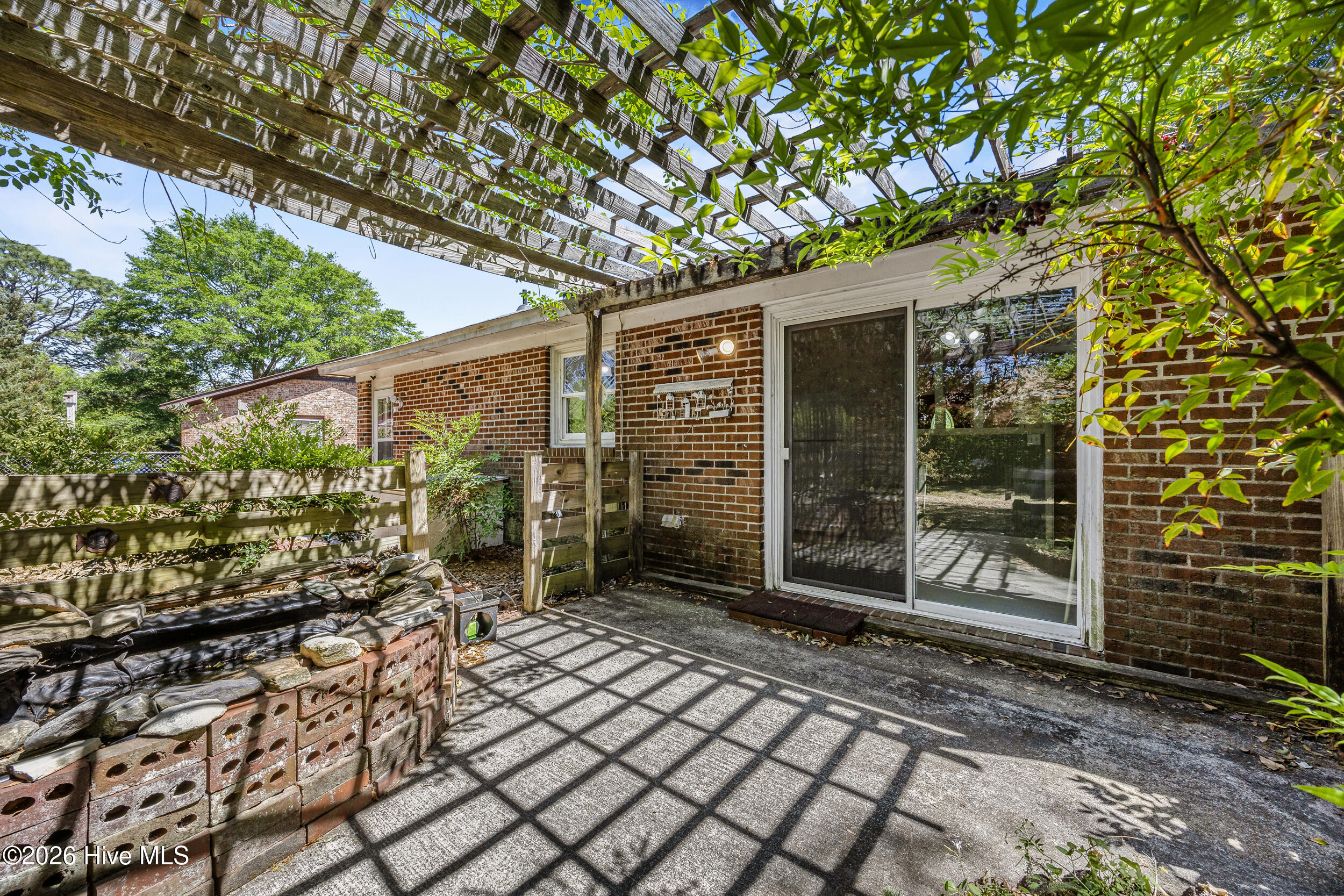 100569025 | Photo 33