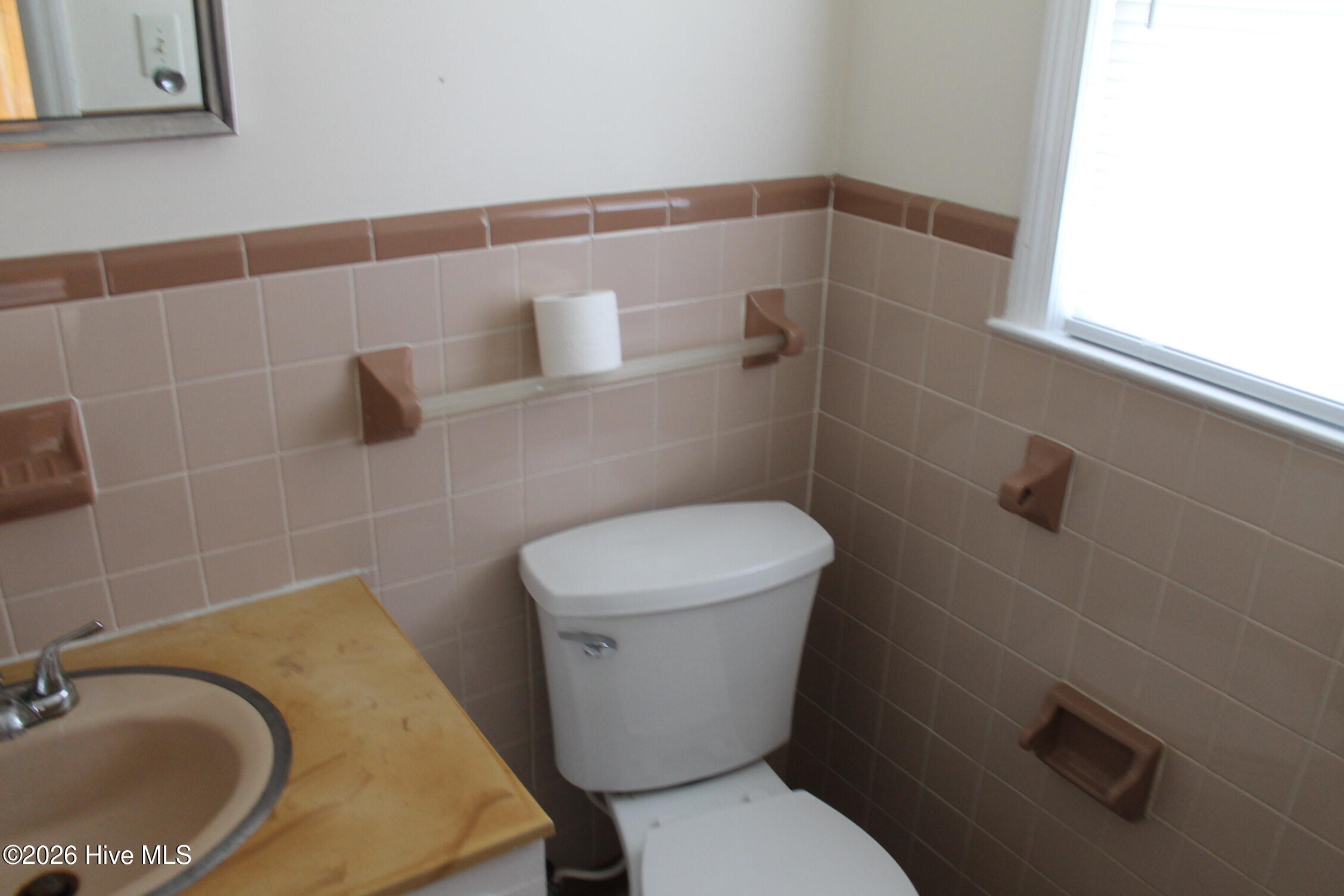 100565627 | Photo 58