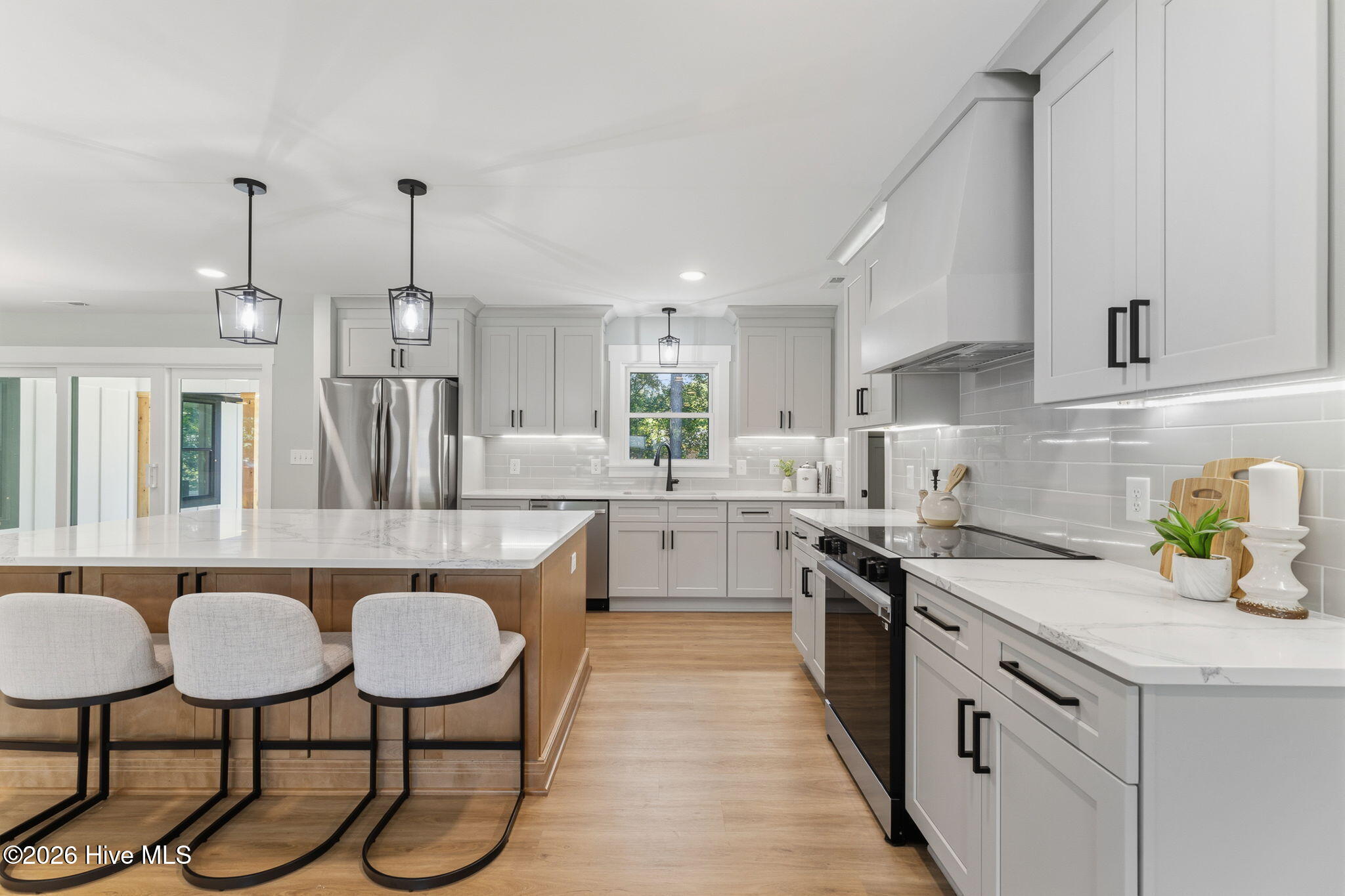 100569769 | Photo 27