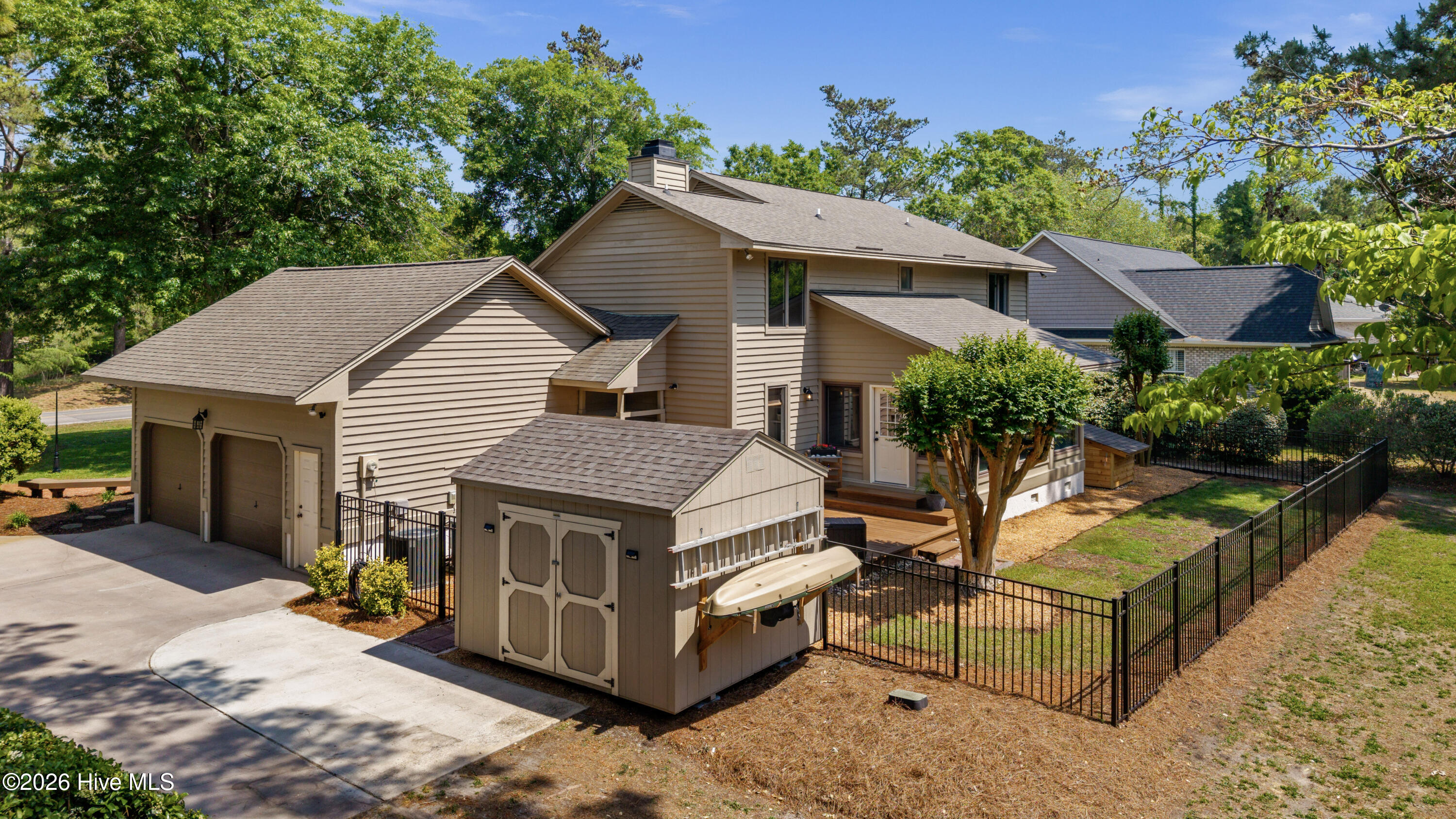 100569922 | Photo 73